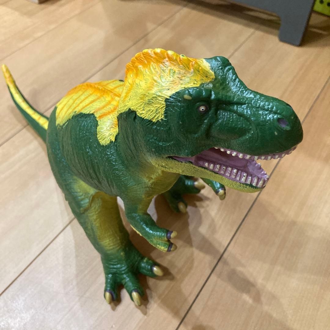 Feathered Tyrannosaurus Vinyl Figure #089497