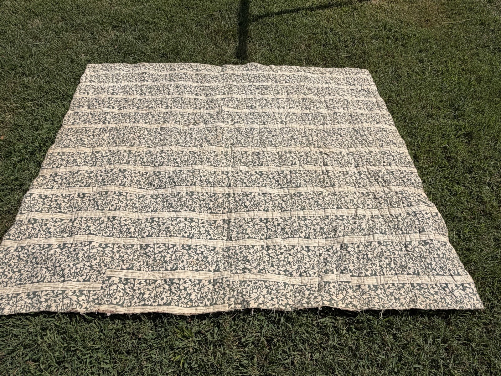 3 1900’s Midwest USA  Antique / Vtg Hand Stitched Floral Blanket Quilts Quilt