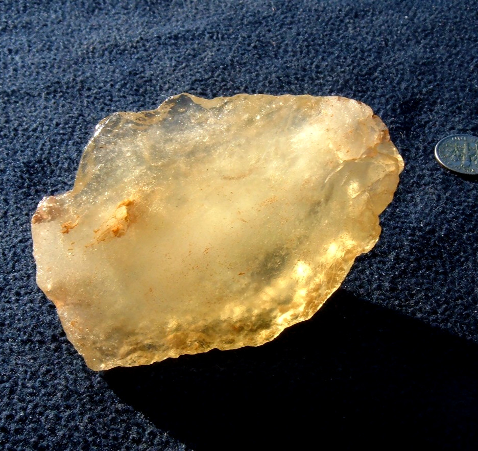 Libyan Desert Glass Meteorite Tektite impact specimen( 525 crt) Natural Hole