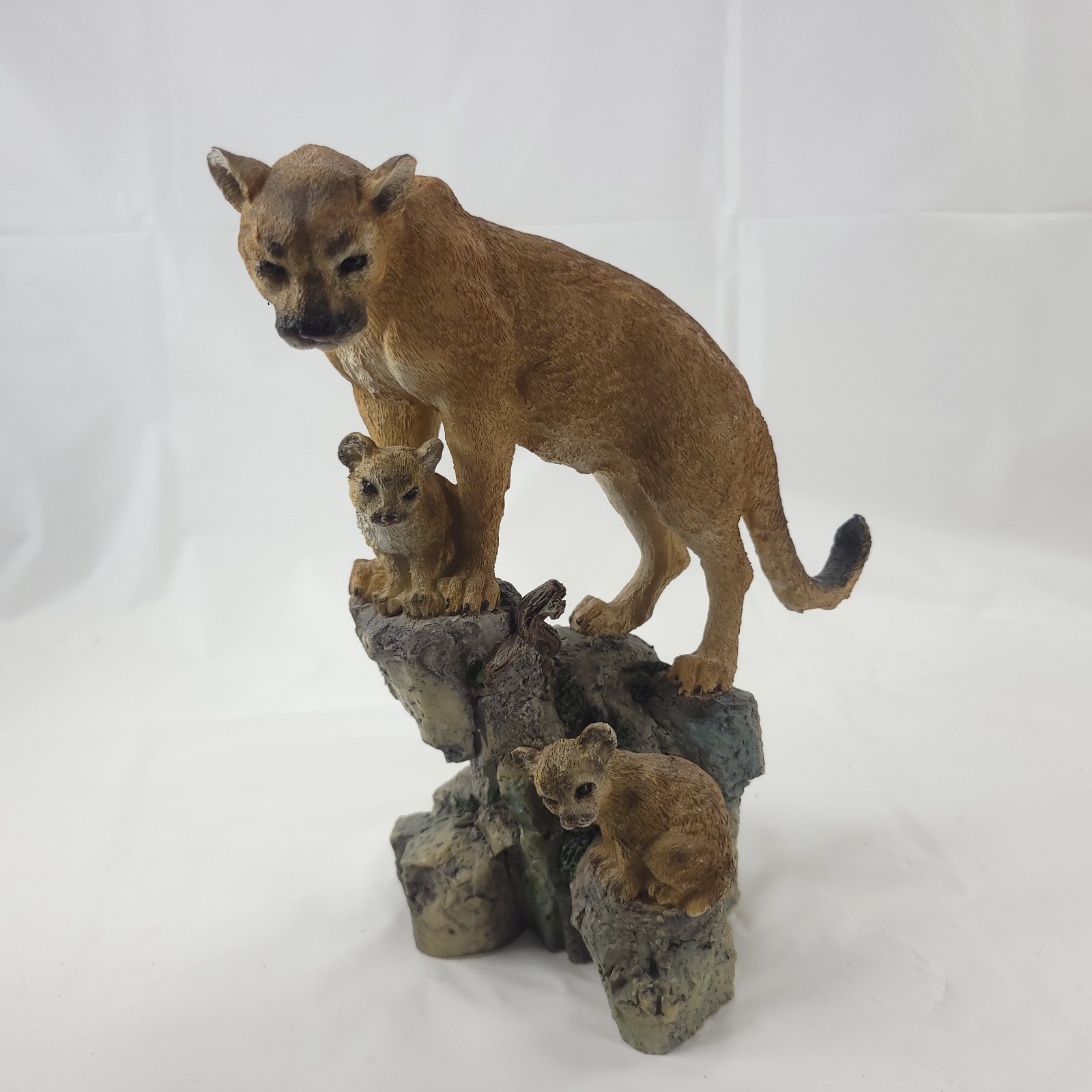 Mountain Lion With Cubs Resin Figurine Cougar Puma Wildlife Sculpture Mountain Lion With Cubs Resin Figurine Cougar Puma Wildlife Sculpture
