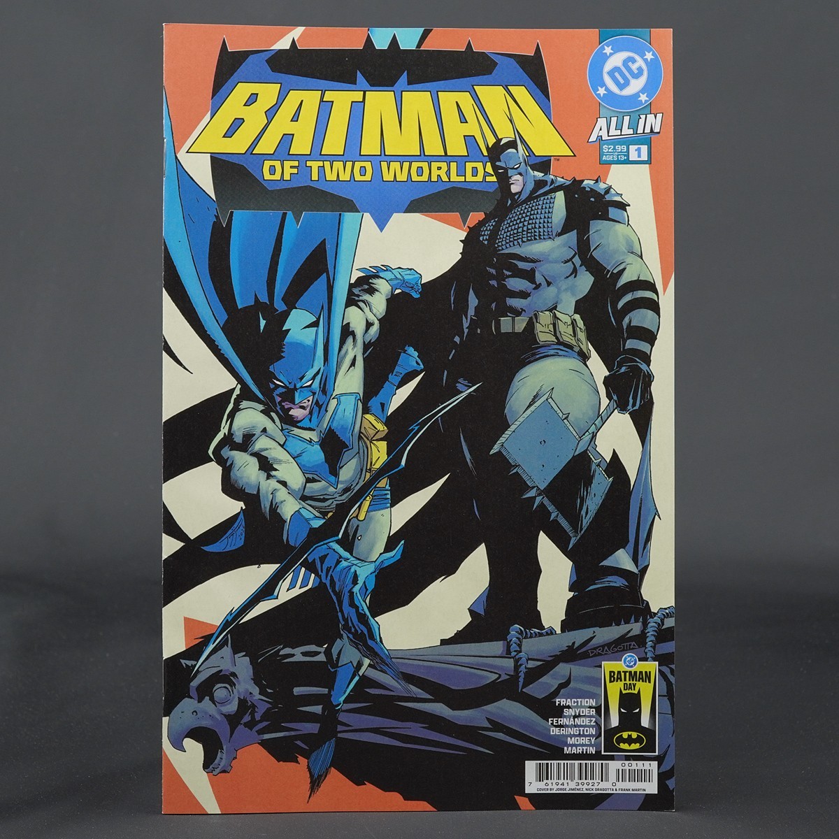 BATMAN OF TWO WORLDS #1 Cvr A DC Comics 2026 0726DC8012 1A (CA) Dragotta