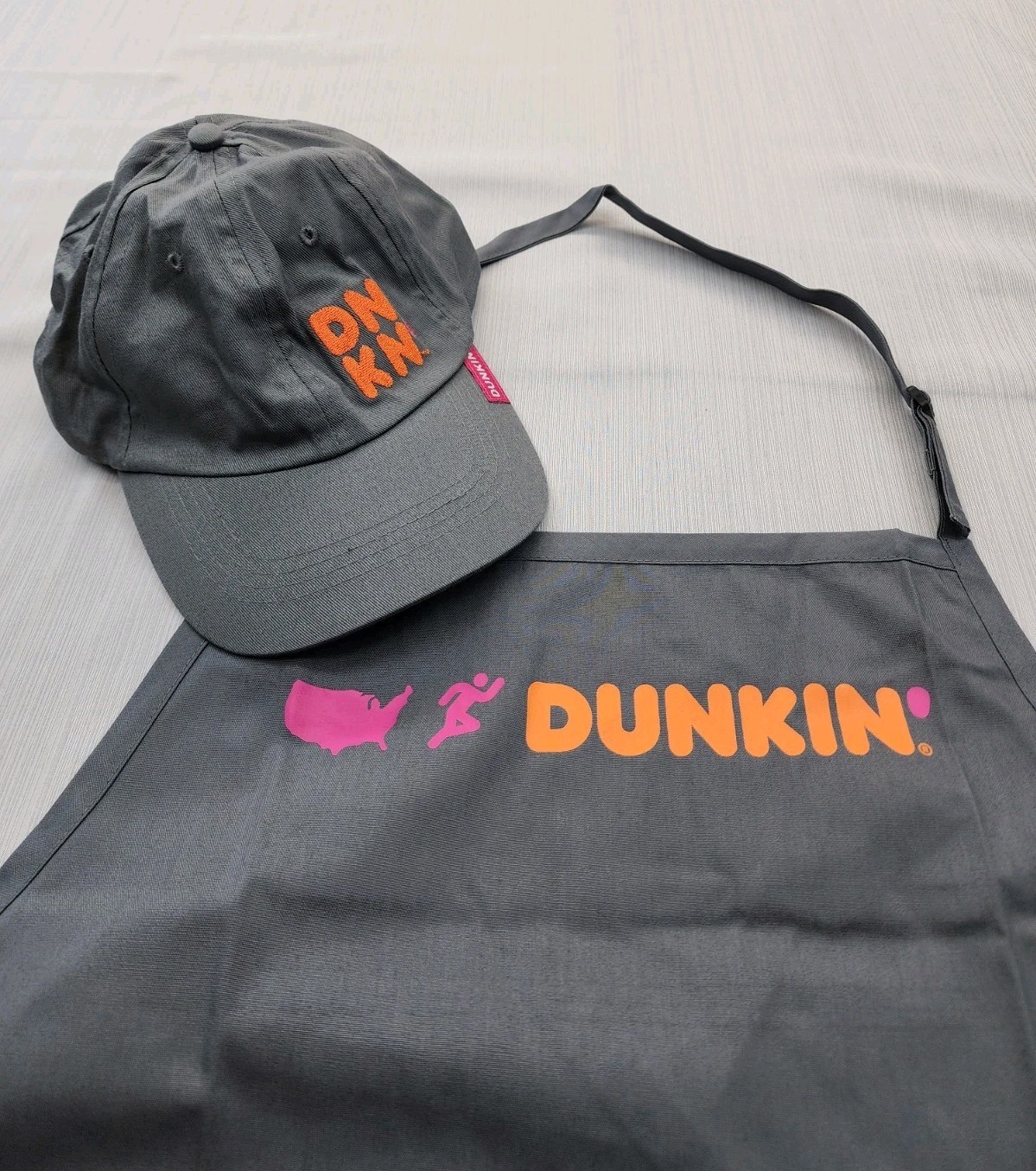 New Without Tags Set Dunkin Donuts Uniform Gray Apron S/M +Adult Hat Halloween New Without Tags Set Dunkin Donuts Uniform Gray Apron S/M +Adult Hat Halloween