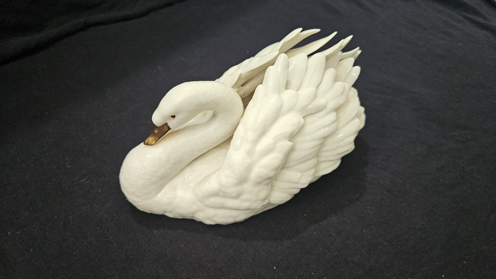Lenox The Graceful Swan Ivory China Edition