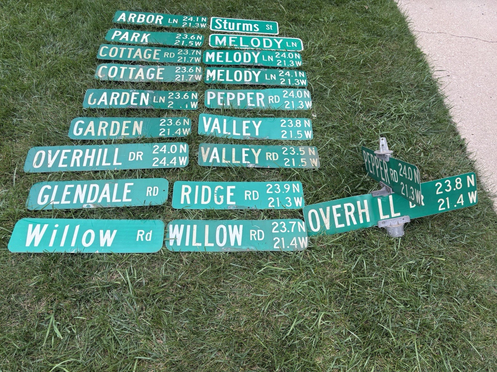 Vintage Metal Street Signs Illinois Double Sieded Lot of 20 Wall Decor Mancave