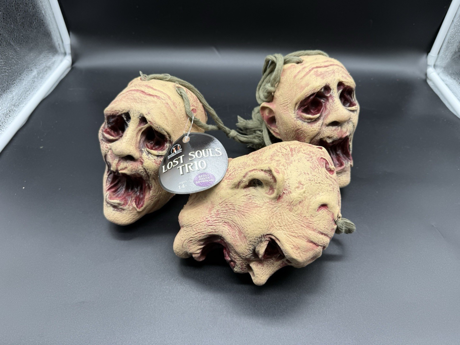 Mario Chiodo Lost Souls Trio Hanging Heads Halloween Decor NEW w/ Tag 2006