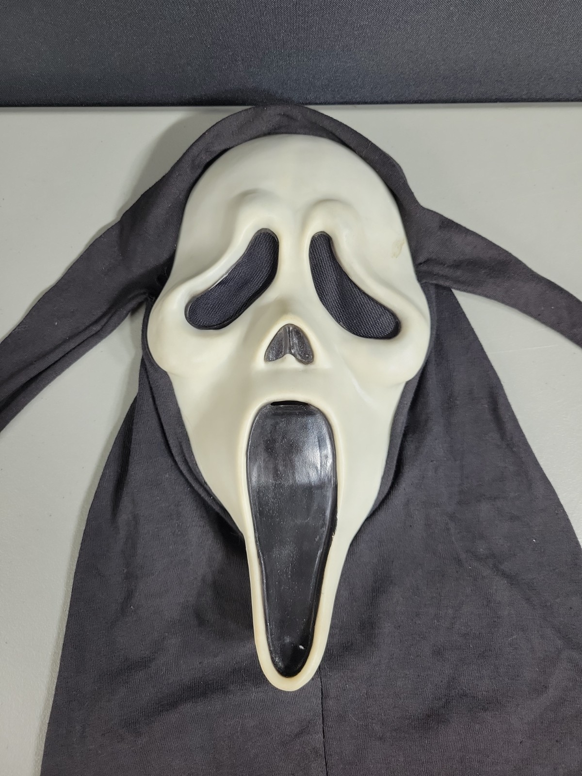 Vintage Fun World Fantastic Faces Weeping Ghost Gen 2 Cotton Shroud Scream Mask Vintage Fun World Fantastic Faces Weeping Ghost Gen 2 Cotton Shroud Scream Mask