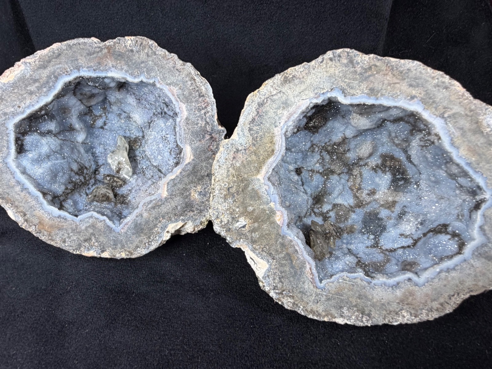 Geode 104x91x110mm. Geode 104x91x110mm.