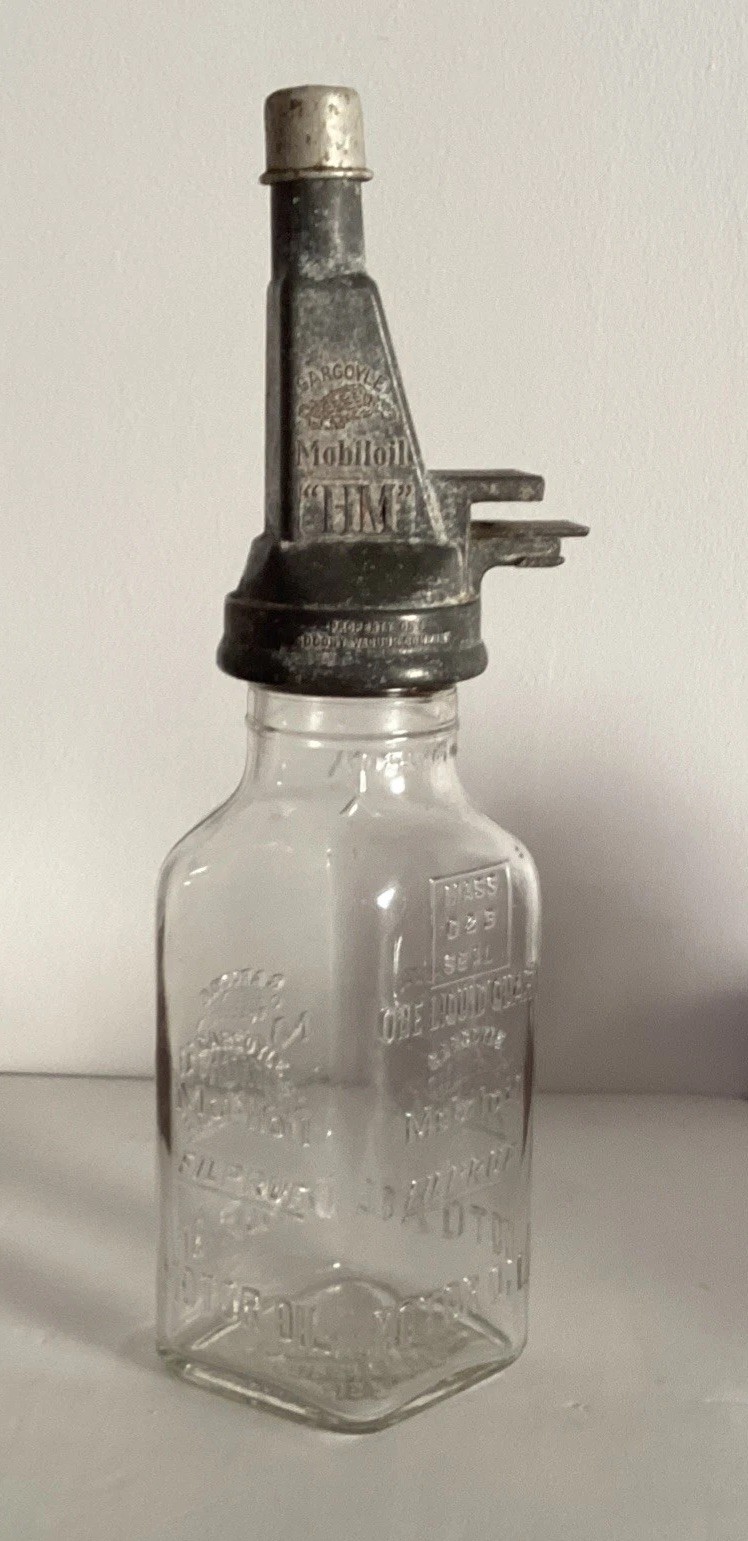 Vintage Mobiloil Gargoyle “HM” Filpruf One Quart Motor Oil Bottle Vintage Mobiloil Gargoyle “HM” Filpruf One Quart Motor Oil Bottle