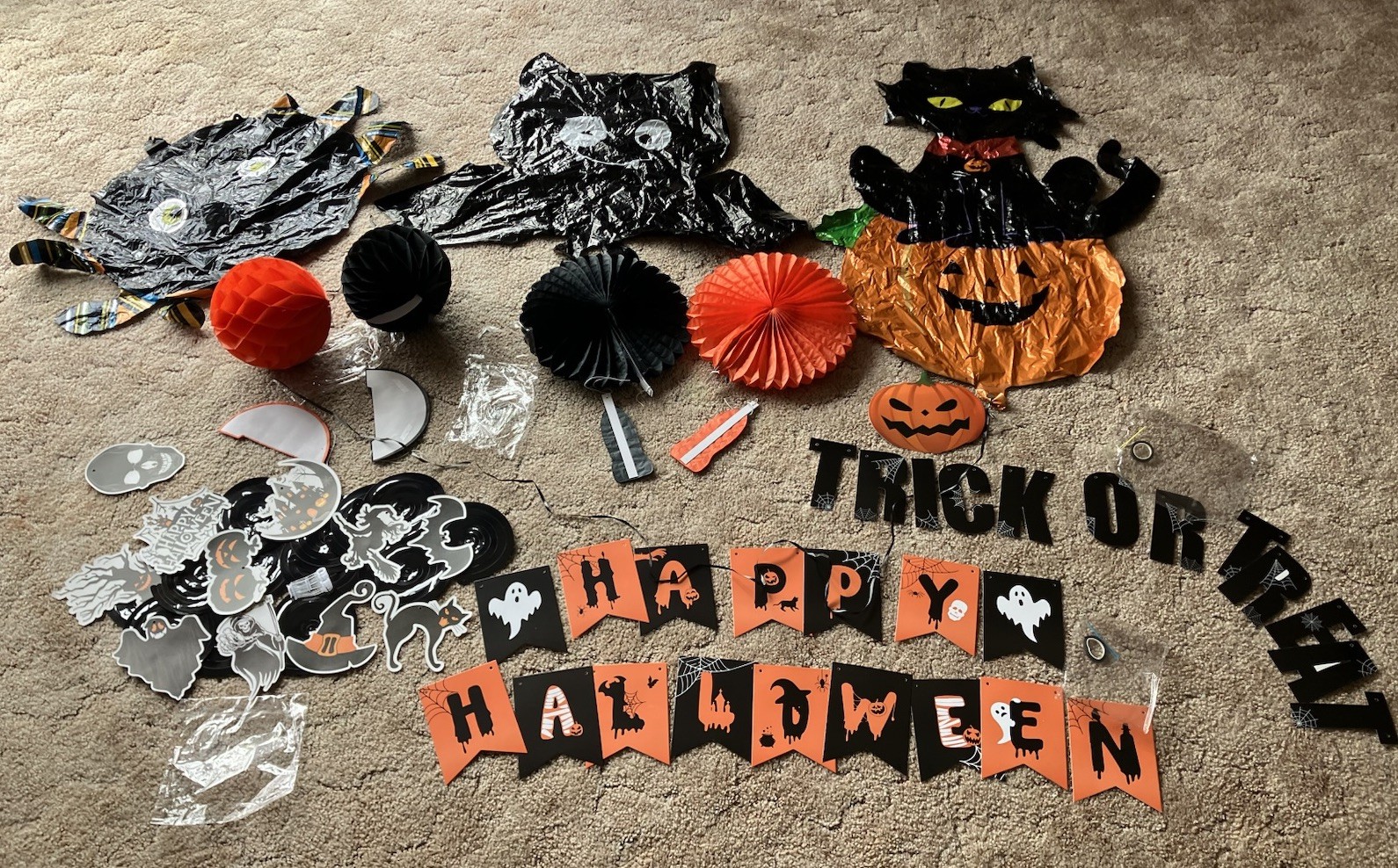 Lot of Halloween decorations items 40+ New & Pre-owned Great Value