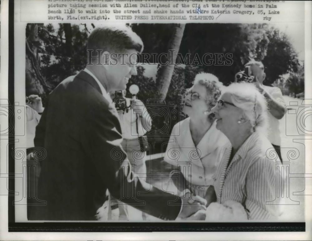 1960 Press Photo President John F. Kennedy Shakes Hands w Supporters - nee67411