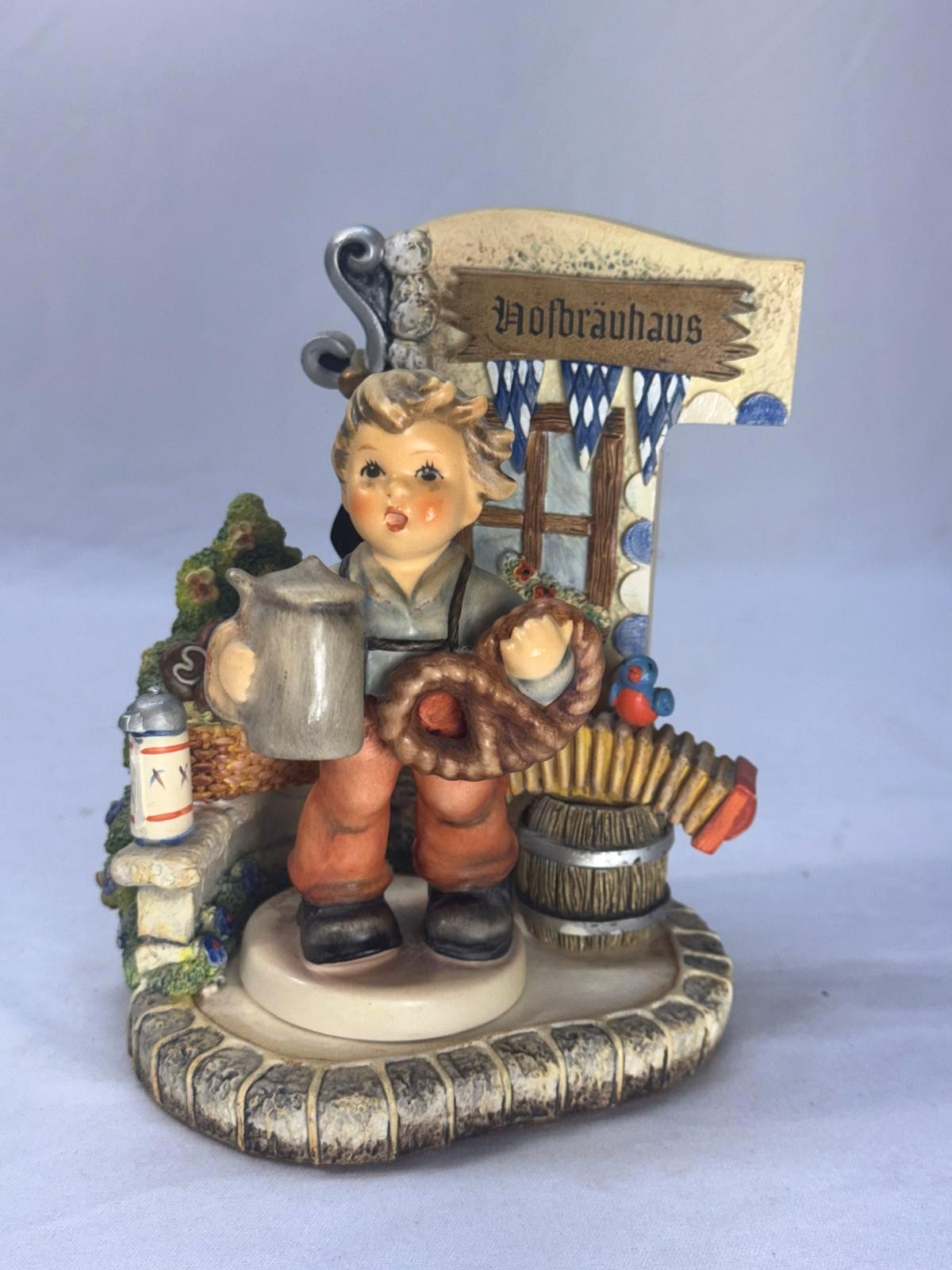 Hummel 2093 Pretzel Boy w Bavarian Bier Garten Hummelscape No Box