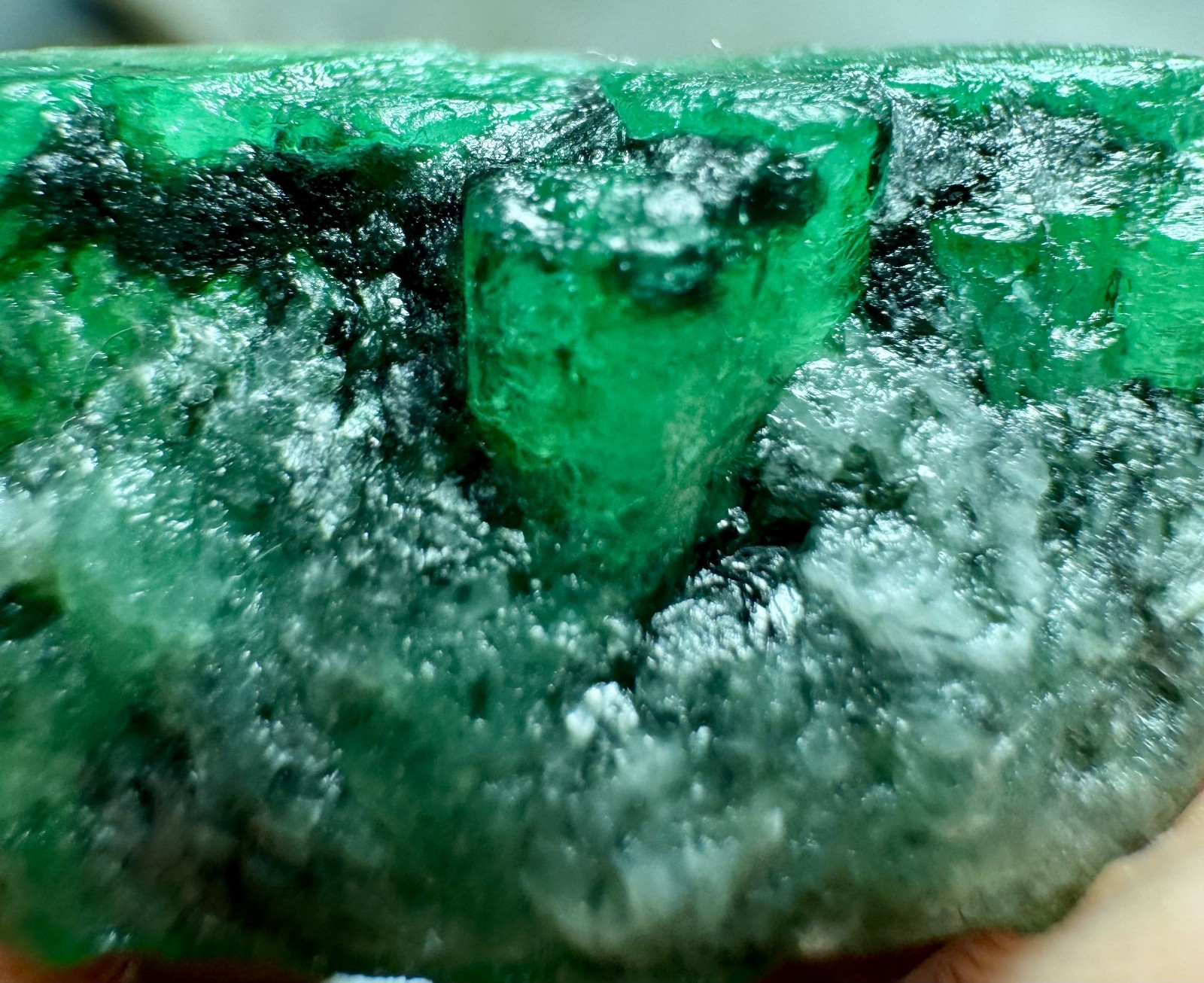 20CT, Natural SuperGemmy Top Green Emerald Crystals on Matrix From Swat Pakistan
