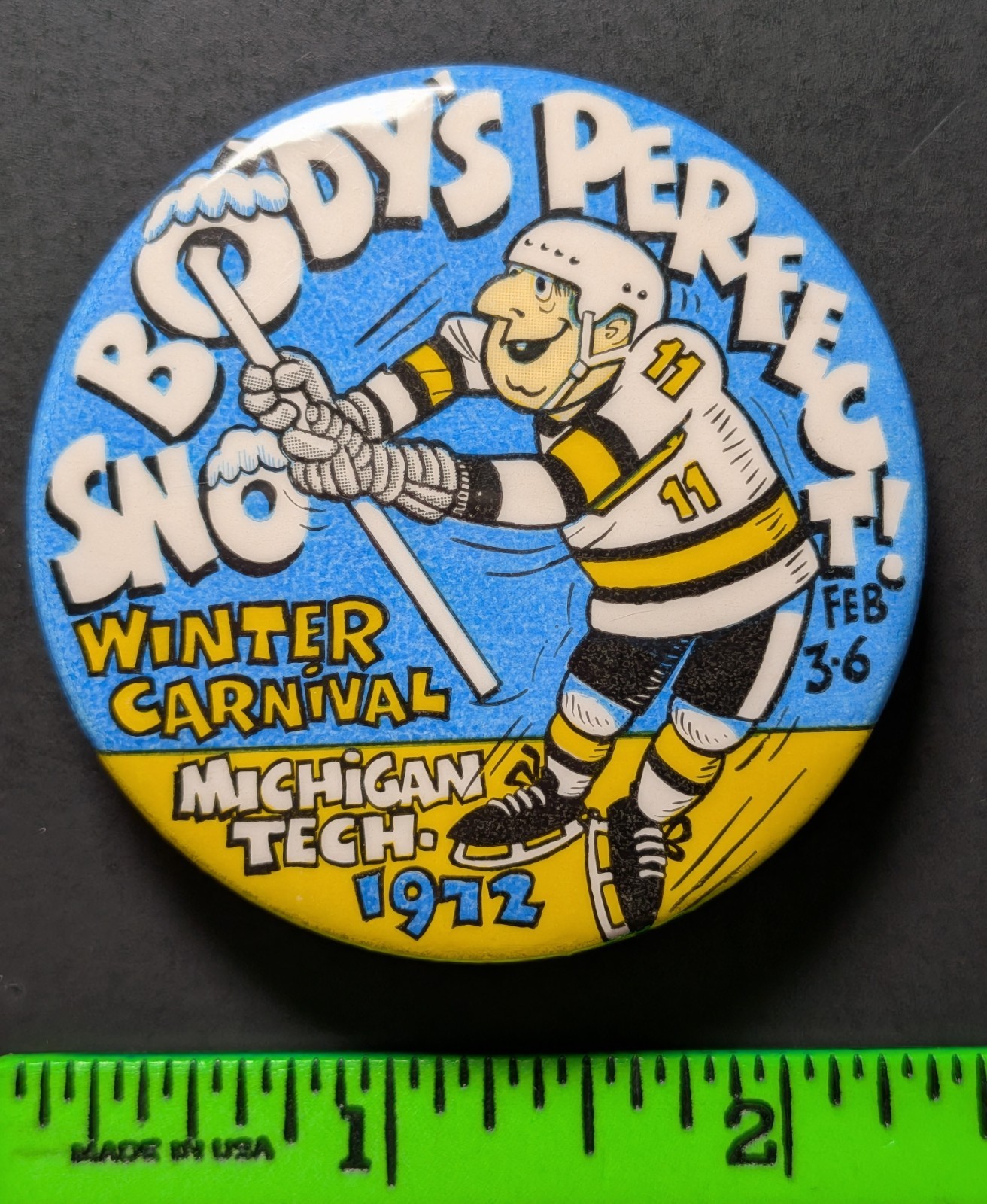 Vintage 1972 Michigan Tech Hockey Winter Carnival Pinback Pin