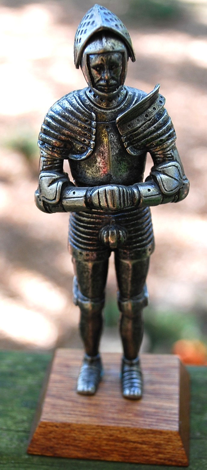 Vtg Heavy Cast Metal MEDIEVAL KNIGHT Figurine W Movable Visor DETAILED No Sword