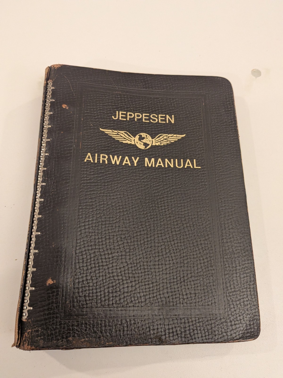 Jeppesen Airway Manual Pilot Binder with Maps, United Airlines Boeing 777 Jeppesen Airway Manual Pilot Binder with Maps, United Airlines Boeing 777
