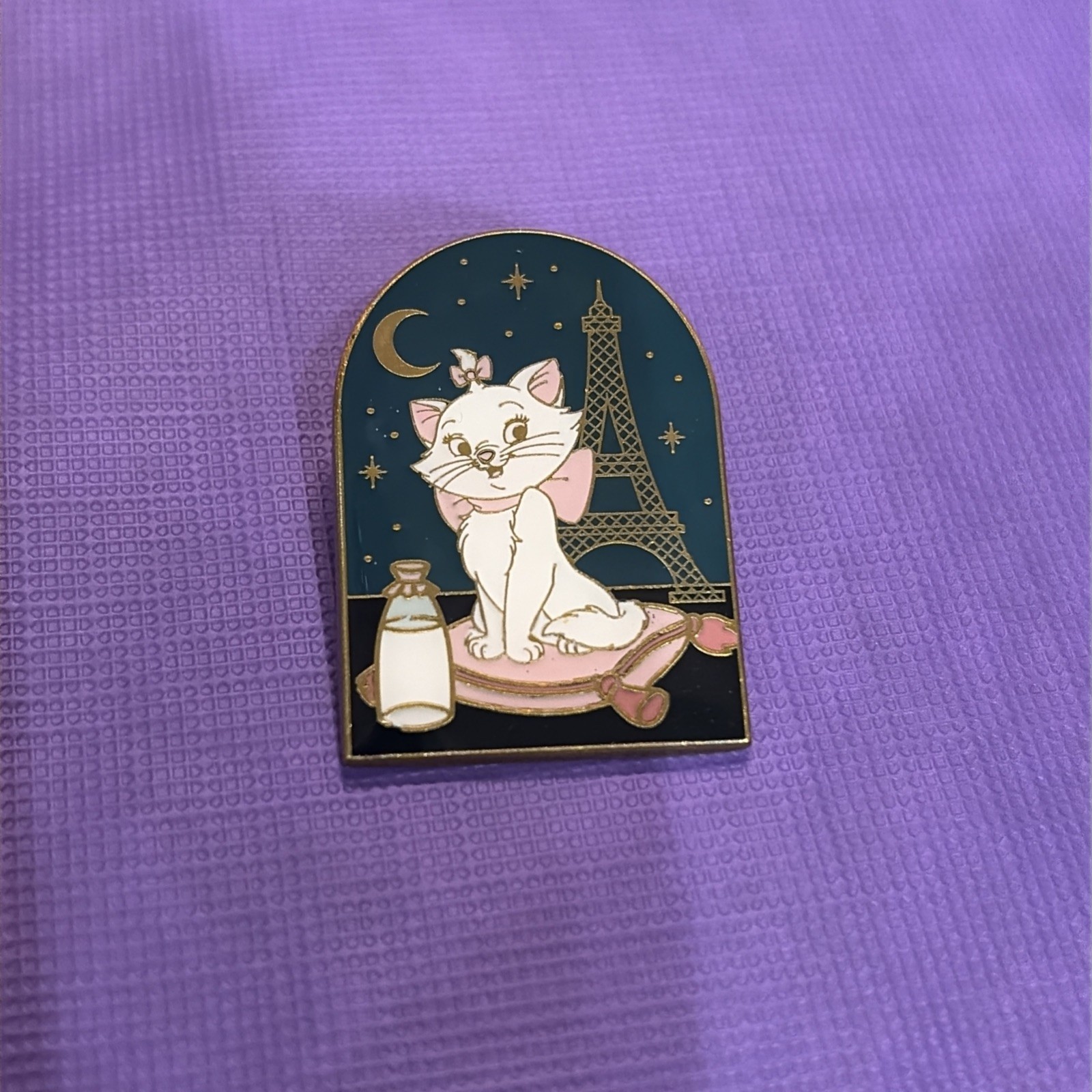 Marie from Aristocats - Loungefly Disney Enamel Pin Cat\'s & Dog\'s, Scene