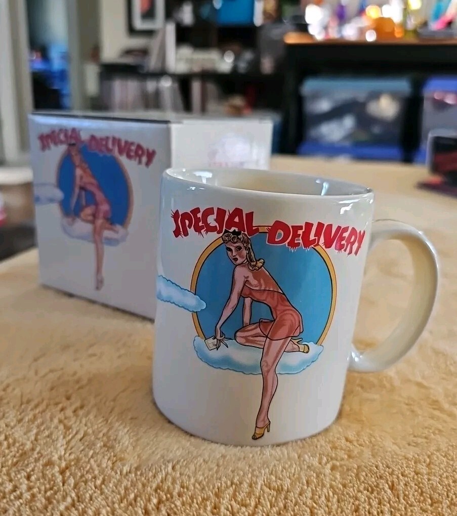 Vintage Pinup Mug AAF Officer's Aeroclub WWII  Cup SDD England 1944 w/Box 1988 
