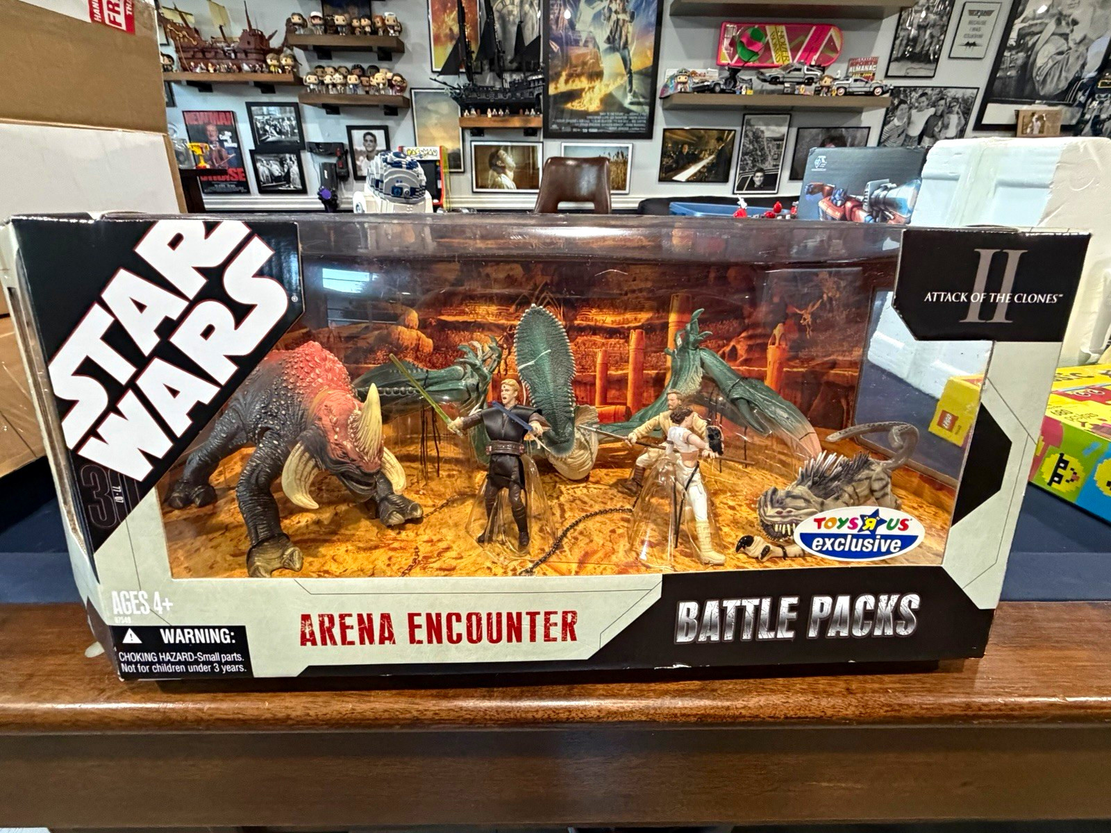 Hasbro Star Wars Battle Packs Arena Encounter Toys R Us Exclusive 2002 AOTC Hasbro Star Wars Battle Packs Arena Encounter Toys R Us Exclusive 2002 AOTC