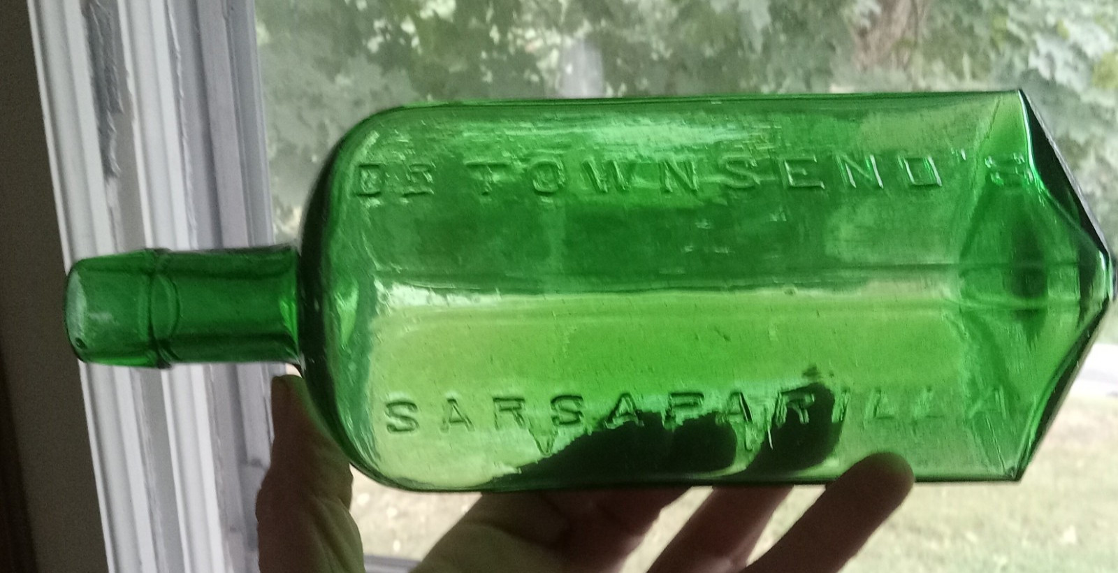 1880s BEAUTIFUL EMERALD GREEN DR.TOWNSEND'S SARSAPARILLA ALBANY,NY BOLD EMB NICE