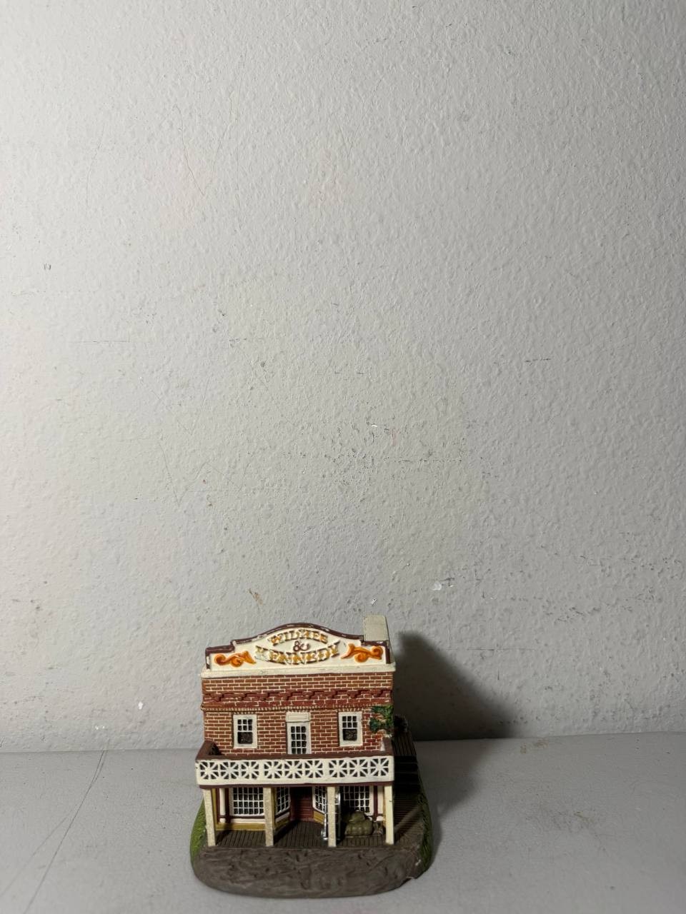 Hawthorne Village Gone With The Wind Kennedy Store Atlanta Swept Away Figurine