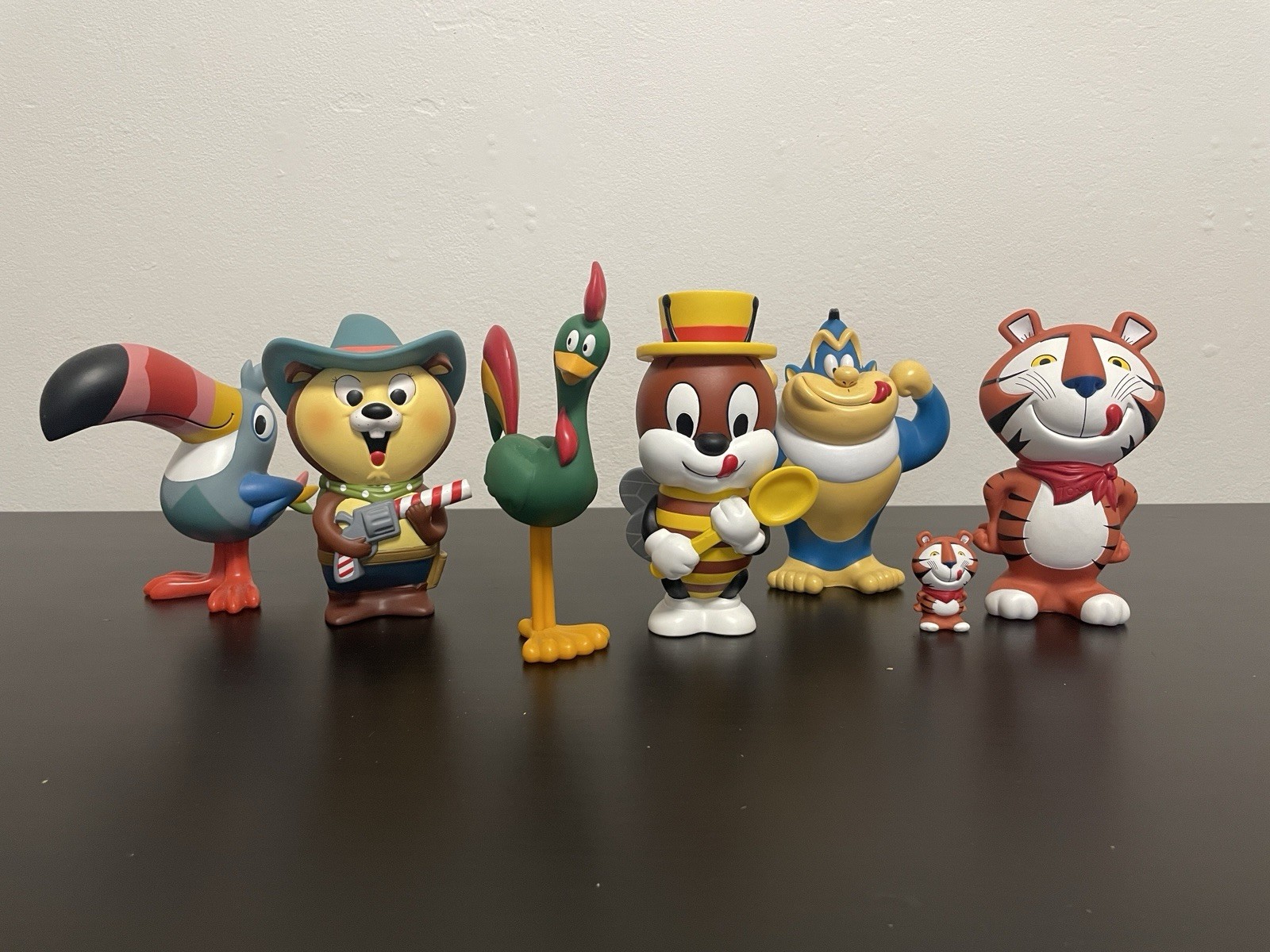KELLOGG\'S Dark Horse Deluxe VINYL Figures Set + Medicom Japanese Figures