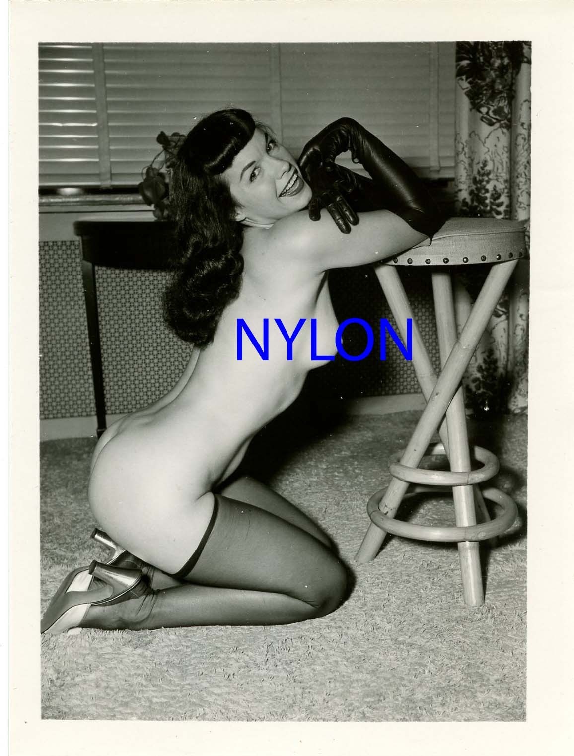 RARE BETTIE PAGE VINTAGE 1950\'s 4 x 5 PHOTOGRAPH BY JACK BRADLEY RARE BETTIE PAGE VINTAGE 1950\'s 4 x 5 PHOTOGRAPH BY JACK BRADLEY