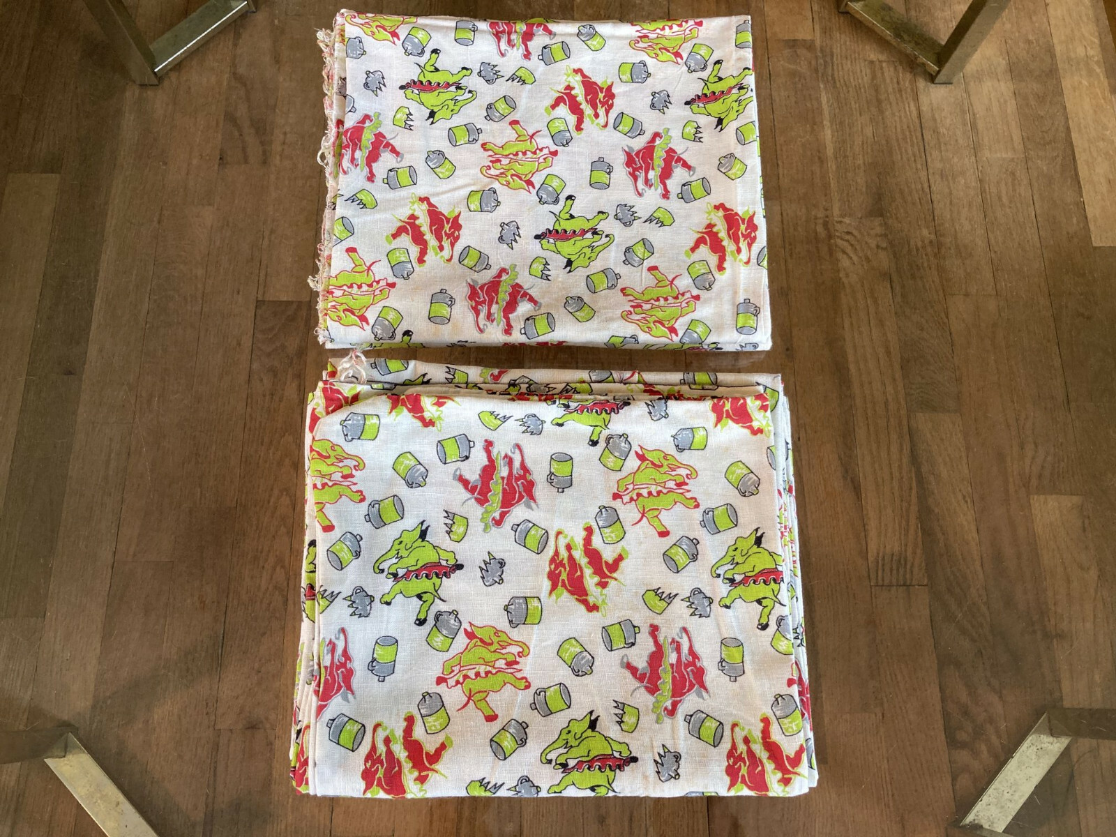 1 Vintage Cotton Feedsack Novelty Fabric Red Green Dancing Elephants 1920-1950s