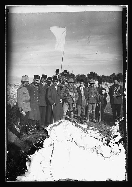 Photo:Jerusalem British Surrender 1917 Mayor White Flag Tommies WWI