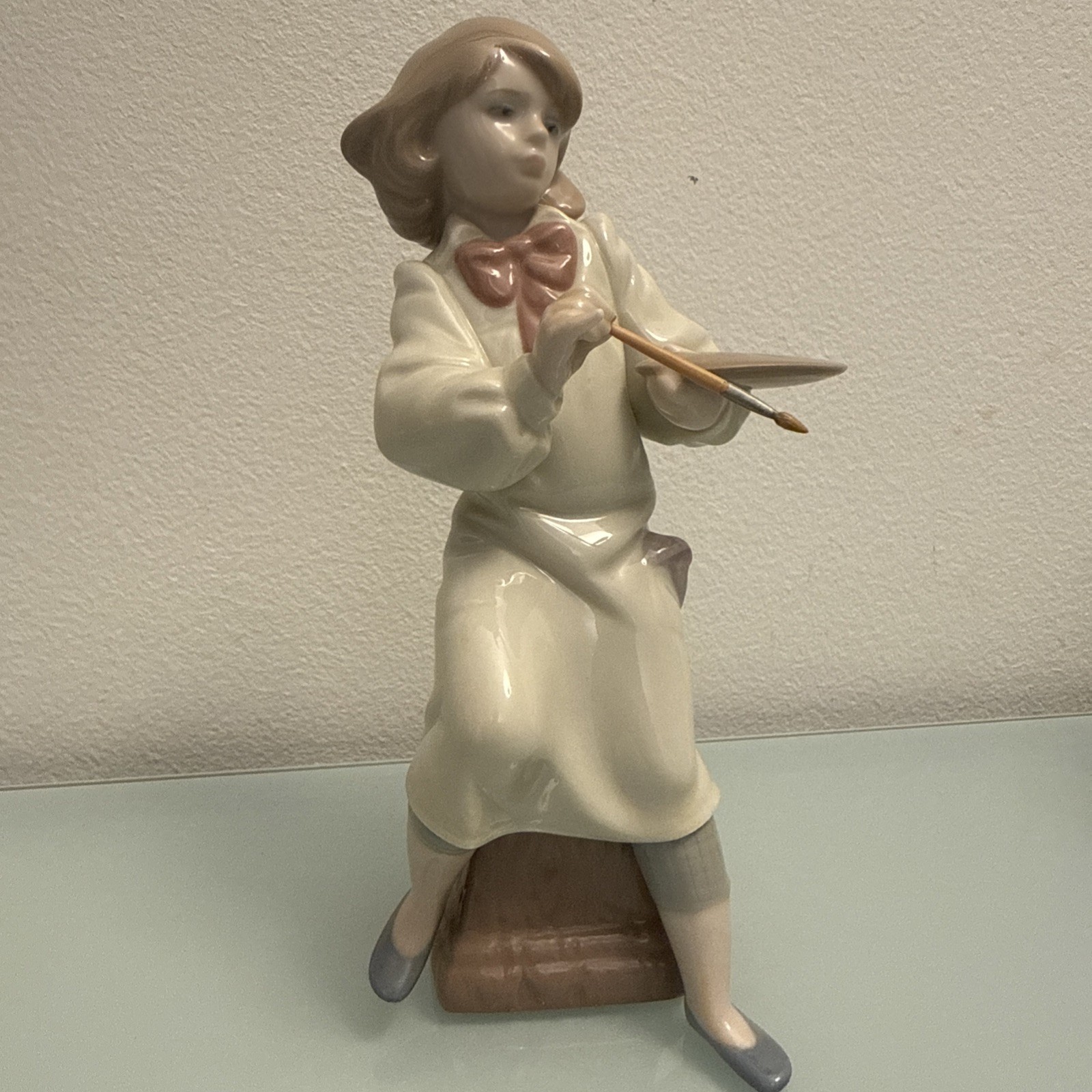 Vintage 1997 Lladro Figure 6368 Little Artist Palette Paint Brush Girl 7.25” Vintage 1997 Lladro Figure 6368 Little Artist Palette Paint Brush Girl 7.25”