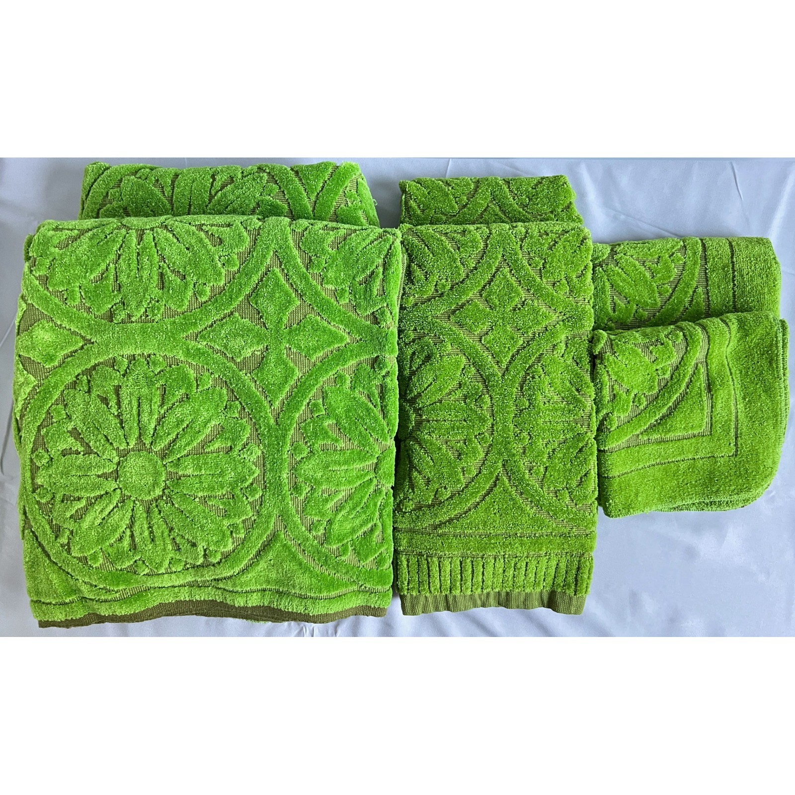 Set of 6 Vintage Milliken Callaway Moss Green Sculpted Towels Cotton Floral NOS Set of 6 Vintage Milliken Callaway Moss Green Sculpted Towels Cotton Floral NOS