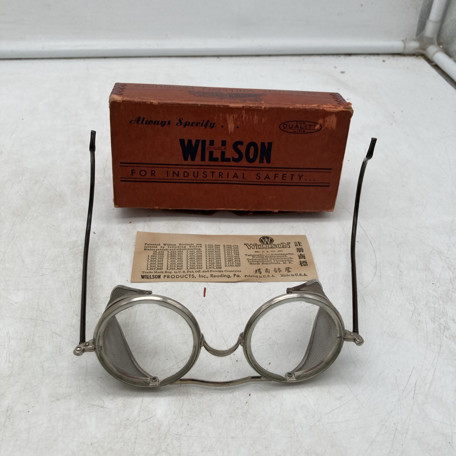 NOS Vintage Willson Industrial Safety Goggles Mesh Side Shield Glasses Box 1930s