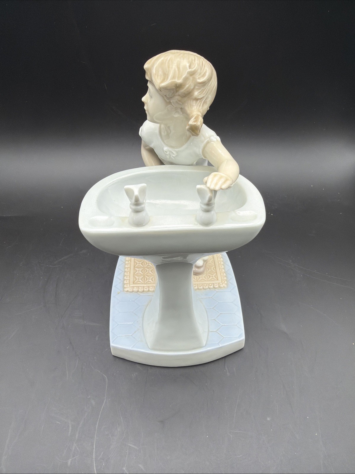 Lladro Figurine 