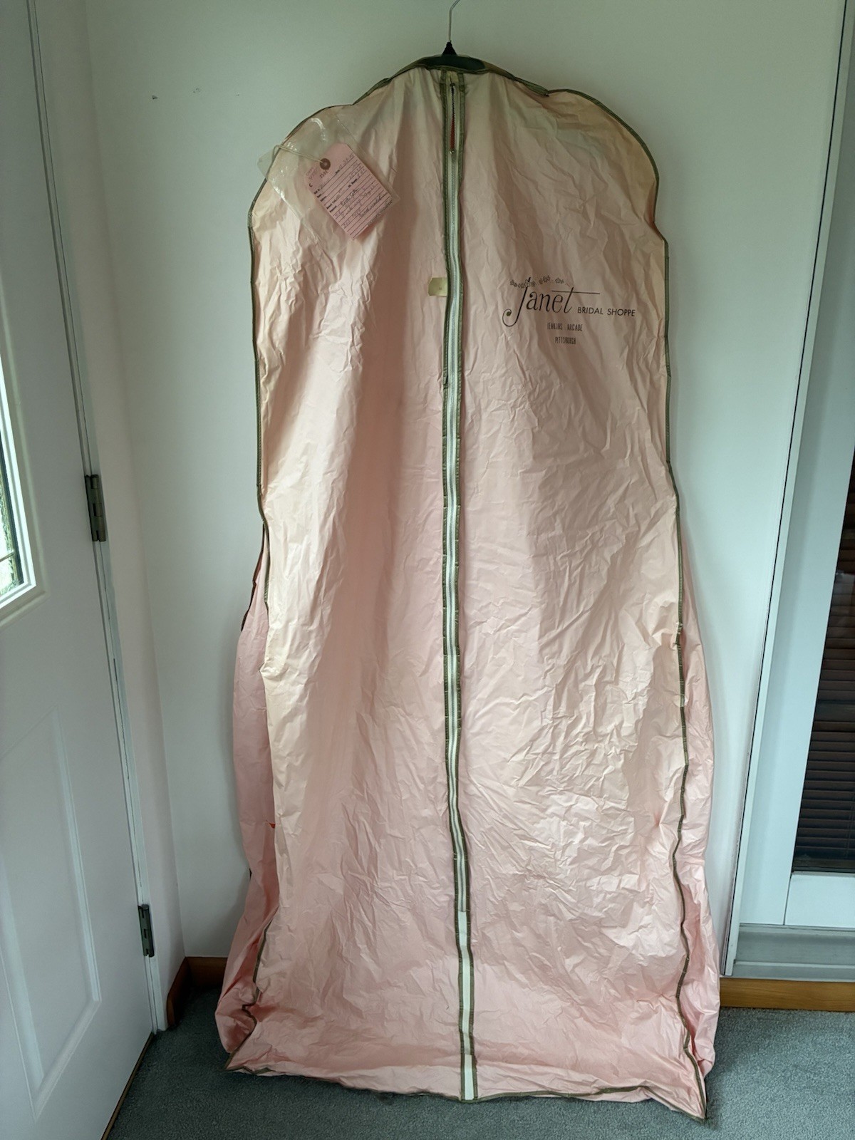 Vintage 1970’s Garment Bag - Janet Bridal Shoppe -Jenkins Arcade - Pittsburgh Pa Vintage 1970’s Garment Bag - Janet Bridal Shoppe -Jenkins Arcade - Pittsburgh Pa