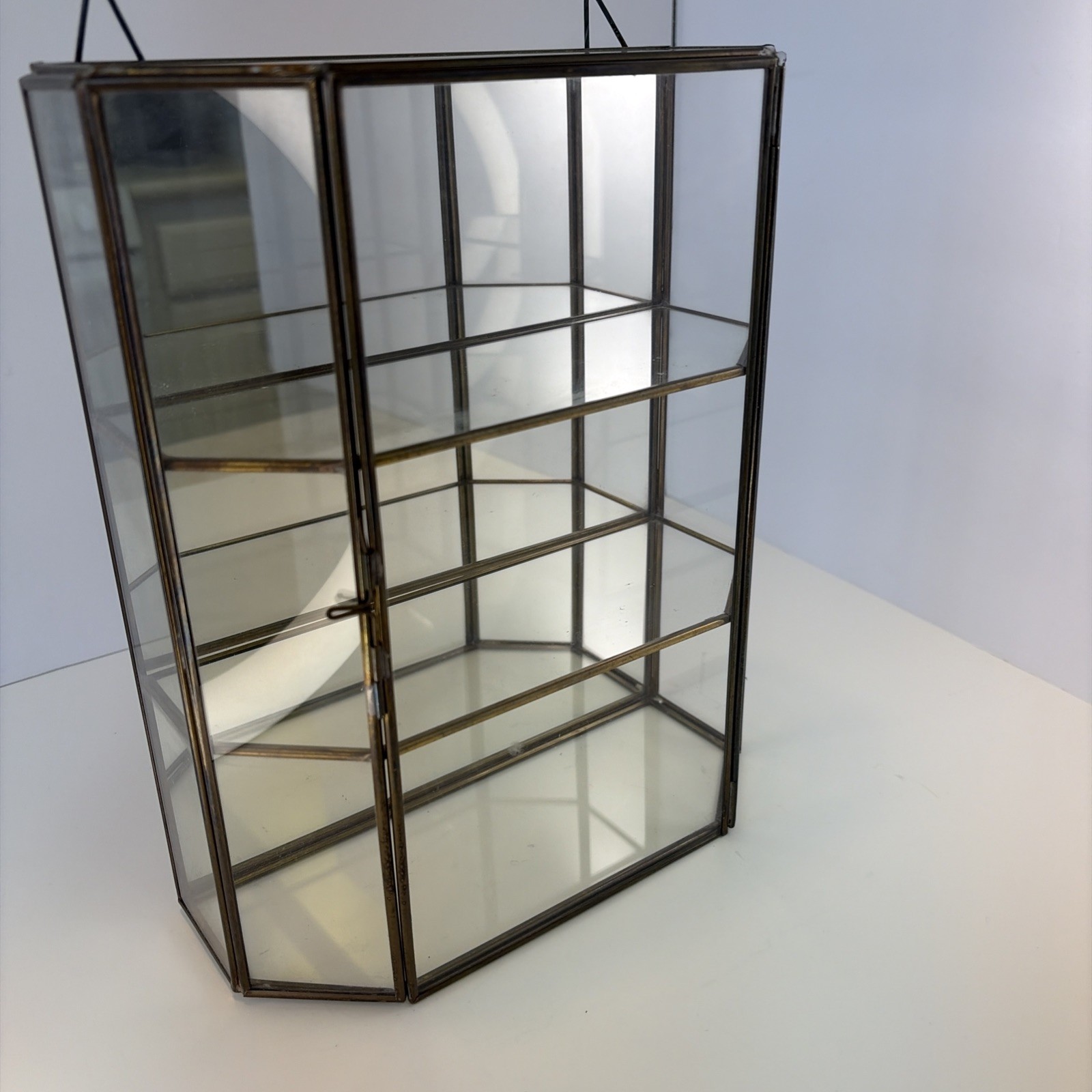 Vintage - Brass/Glass Curio Cabinet Display Mirror Background Wall/Table 9.75x8” Vintage - Brass/Glass Curio Cabinet Display Mirror Background Wall/Table 9.75x8”