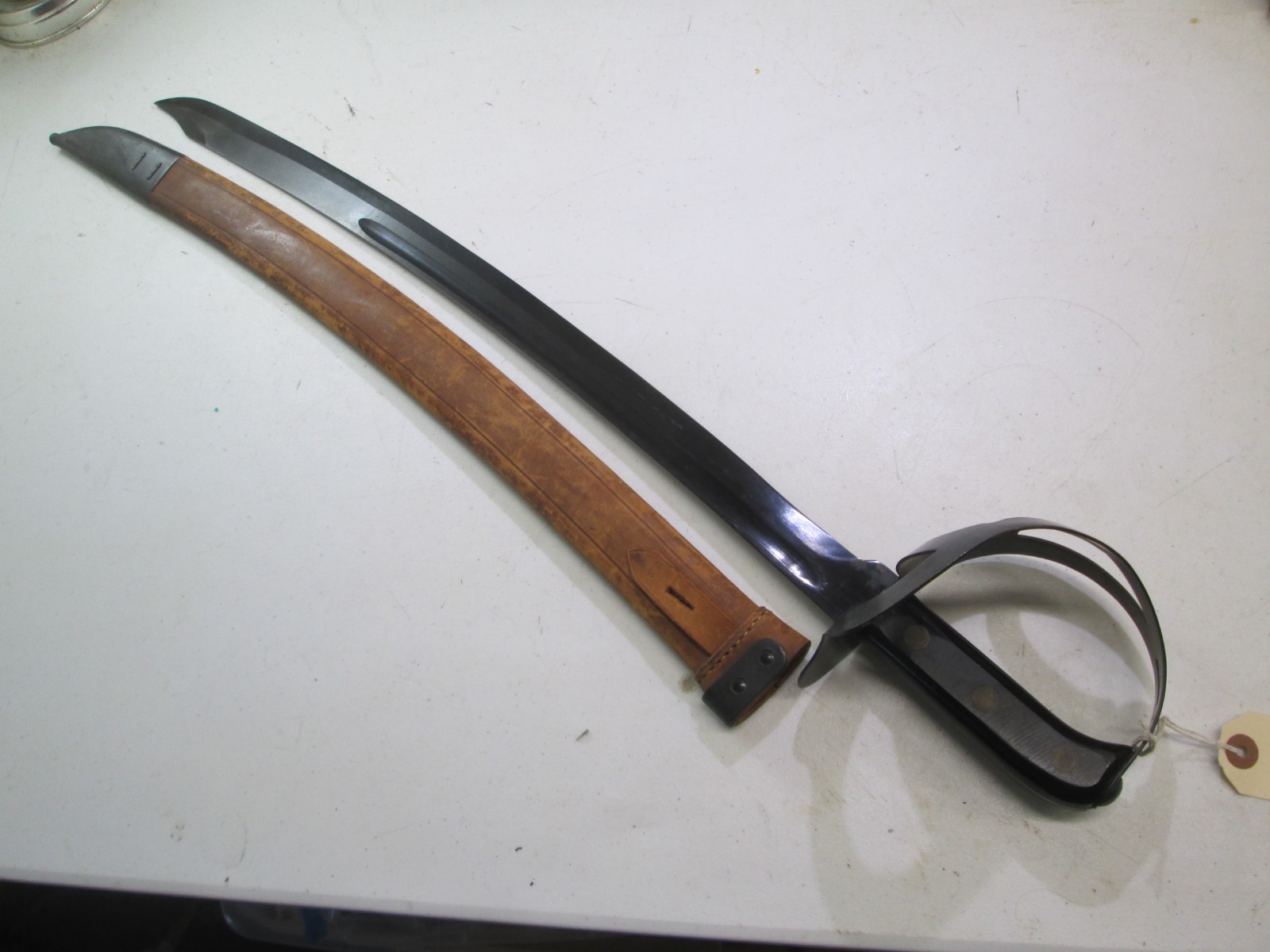 WWII WWI US MODEL 1917 NAVY CUTLASS SWORD & SCABBARD MARKED US MINTY #Y146