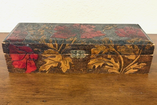 Vintage Flemish Art Pyrography Wood-Burned Floral Motif Keepsake Box Vintage Flemish Art Pyrography Wood-Burned Floral Motif Keepsake Box