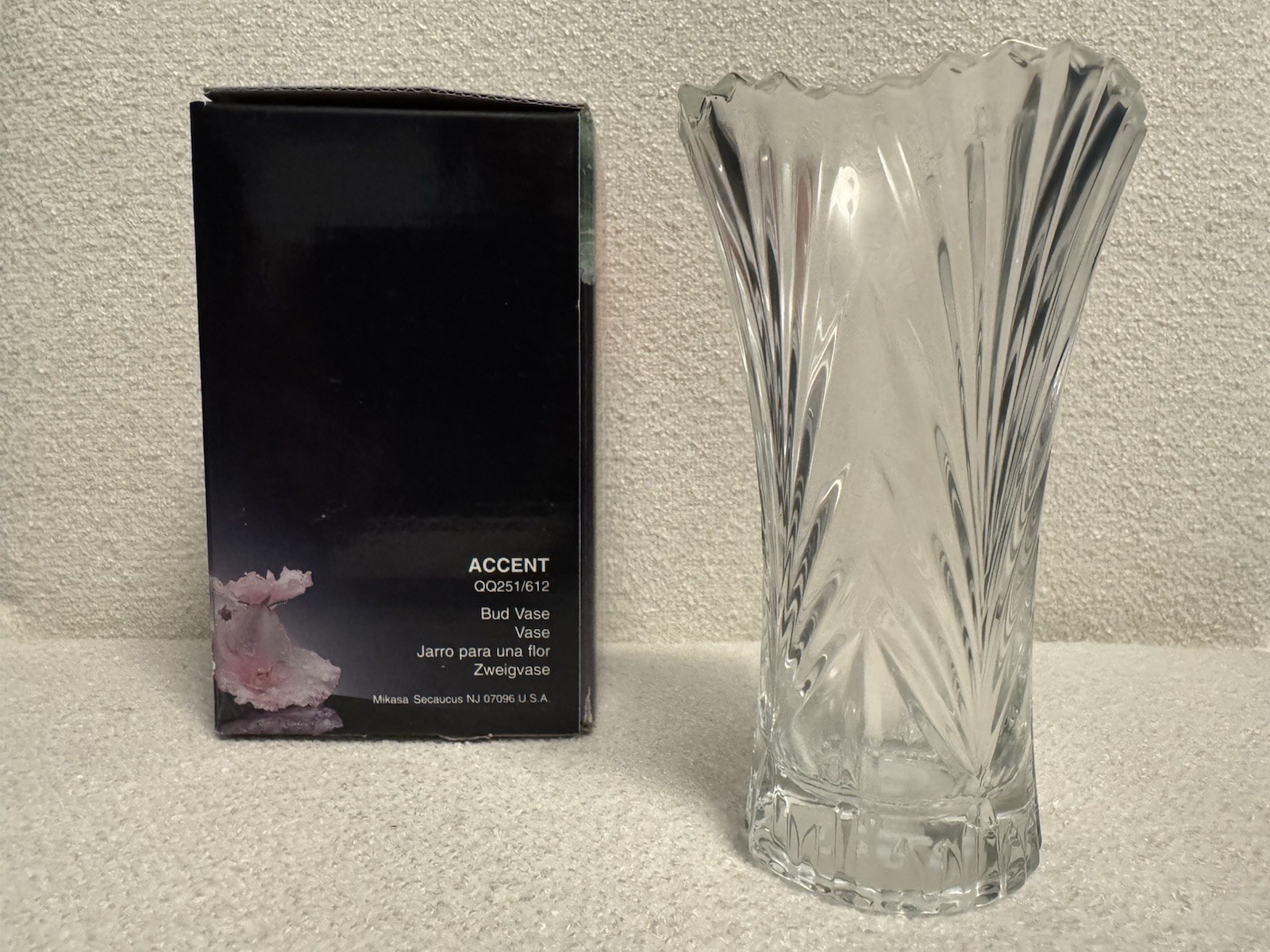 Mikasa Crystal Bud Vase 4 3/4” Accent Pattern - New