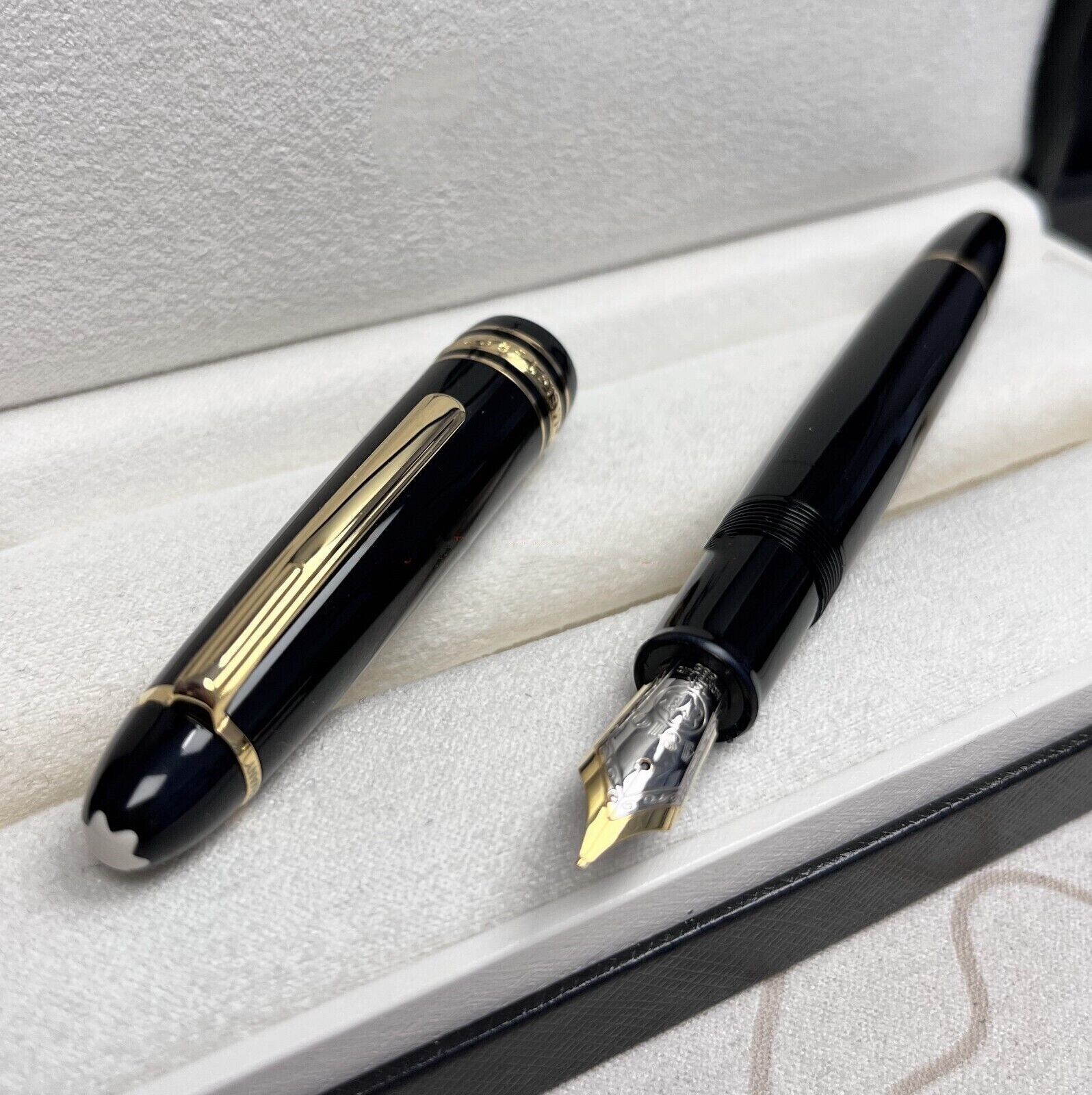 Luxury Resin 149 Series Bright Black - Gold Clip M nib Fountain Pen No Box