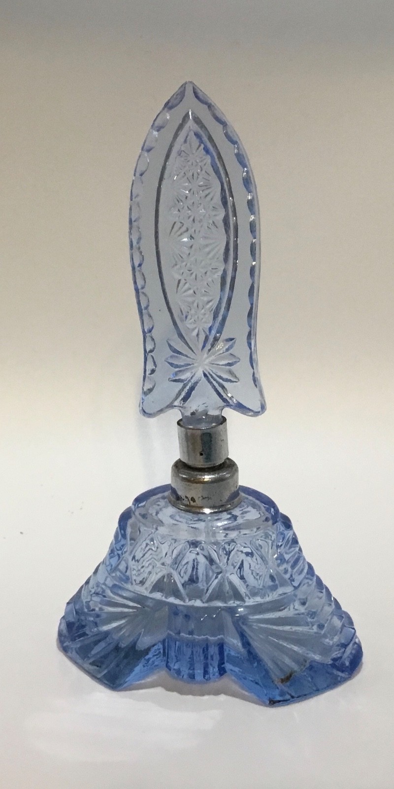 Vintage Antique CUT GLASS BLUE CRYSTAL ART DECO PERFUME BOTTLE (empty) Vintage Antique CUT GLASS BLUE CRYSTAL ART DECO PERFUME BOTTLE (empty)