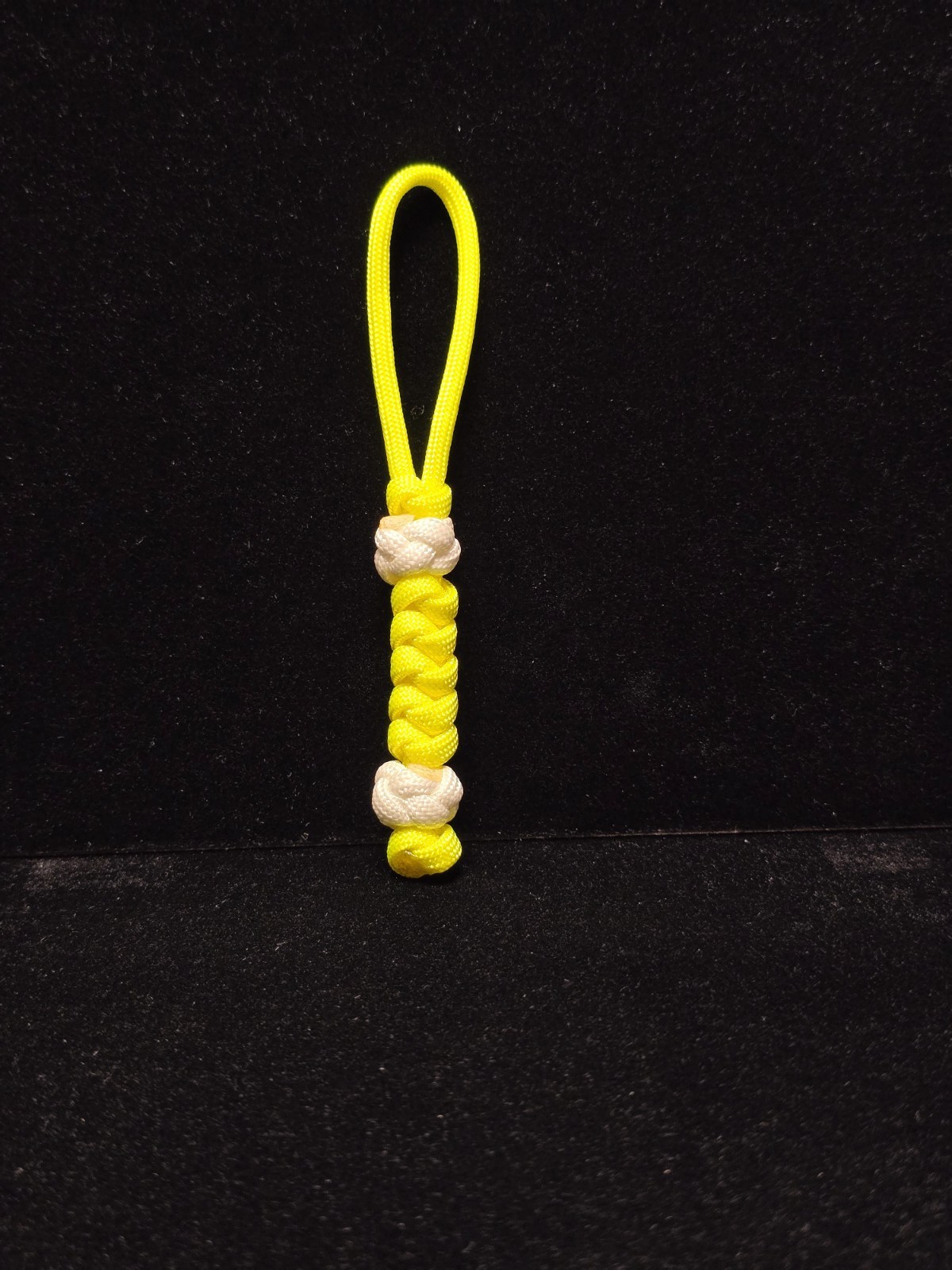 High Vis Dog Bone EDC Folding/Fixed Knife Zipper Pull Paracord Lanyard 