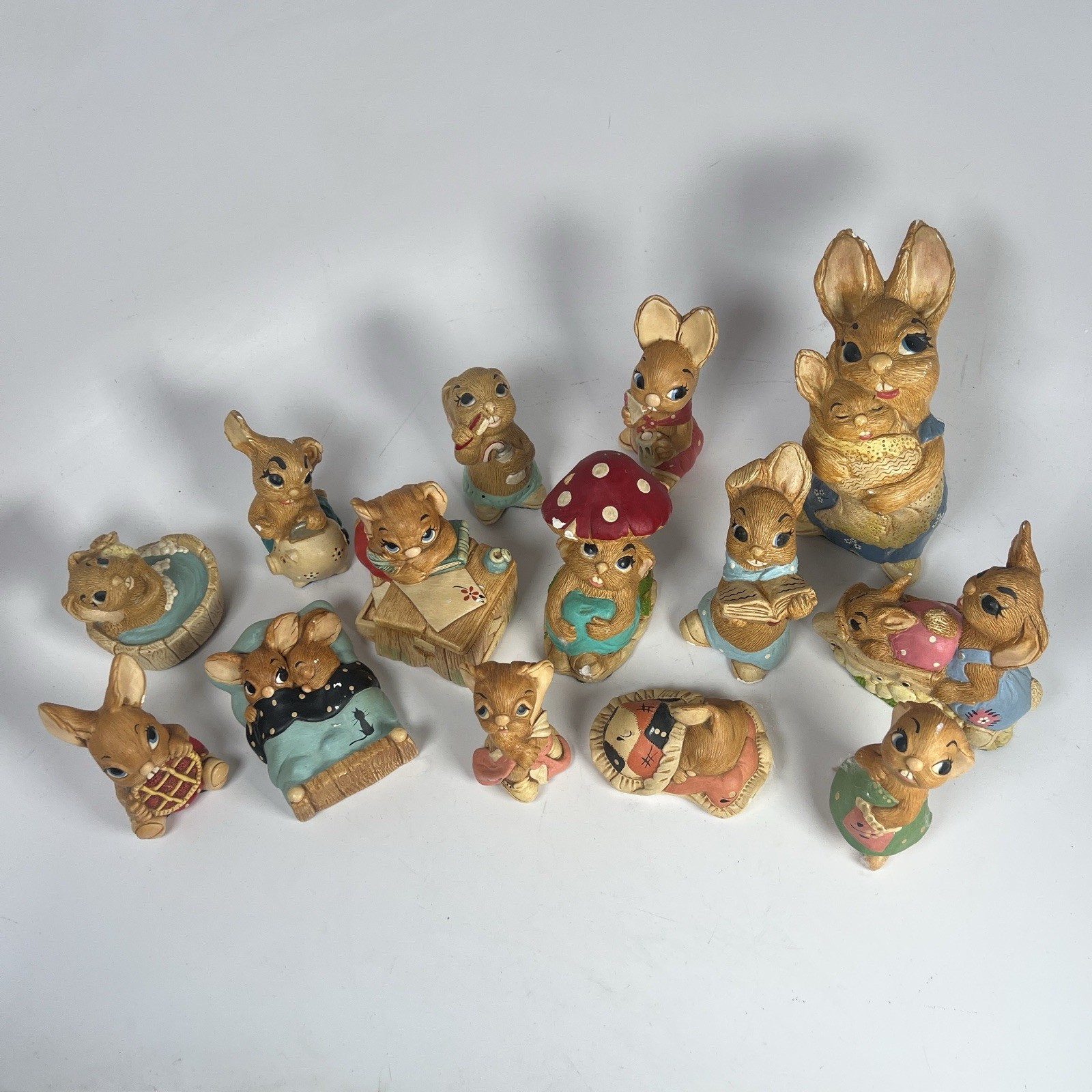 Vintage Pendelfin & Pepiware Bunny Rabbit Statues Set Of  14 Bunnies Good To VG