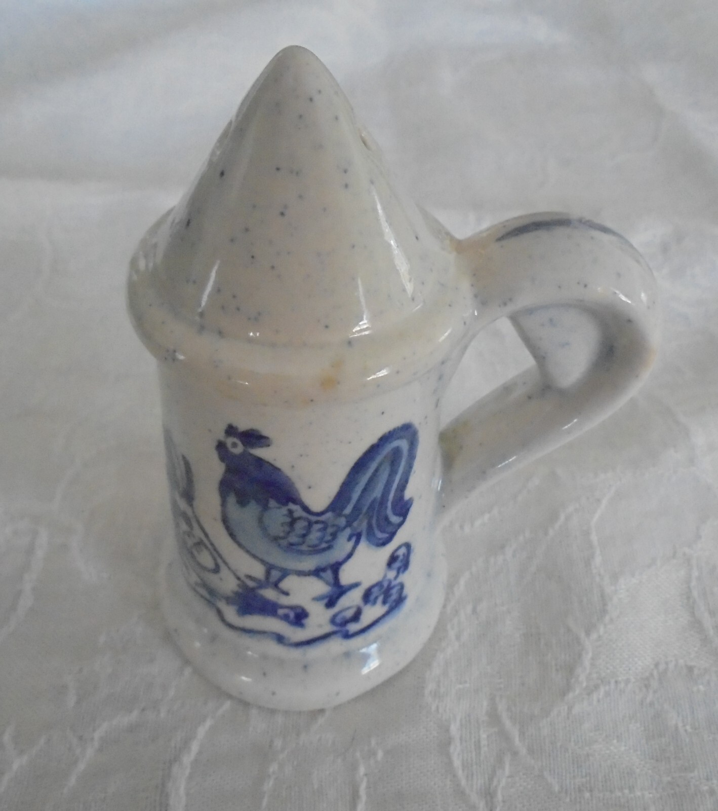 Metlox Poppytrail Provincial Blue Farm Scene Rooster Replacement Salt Shaker VGC Metlox Poppytrail Provincial Blue Farm Scene Rooster Replacement Salt Shaker VGC