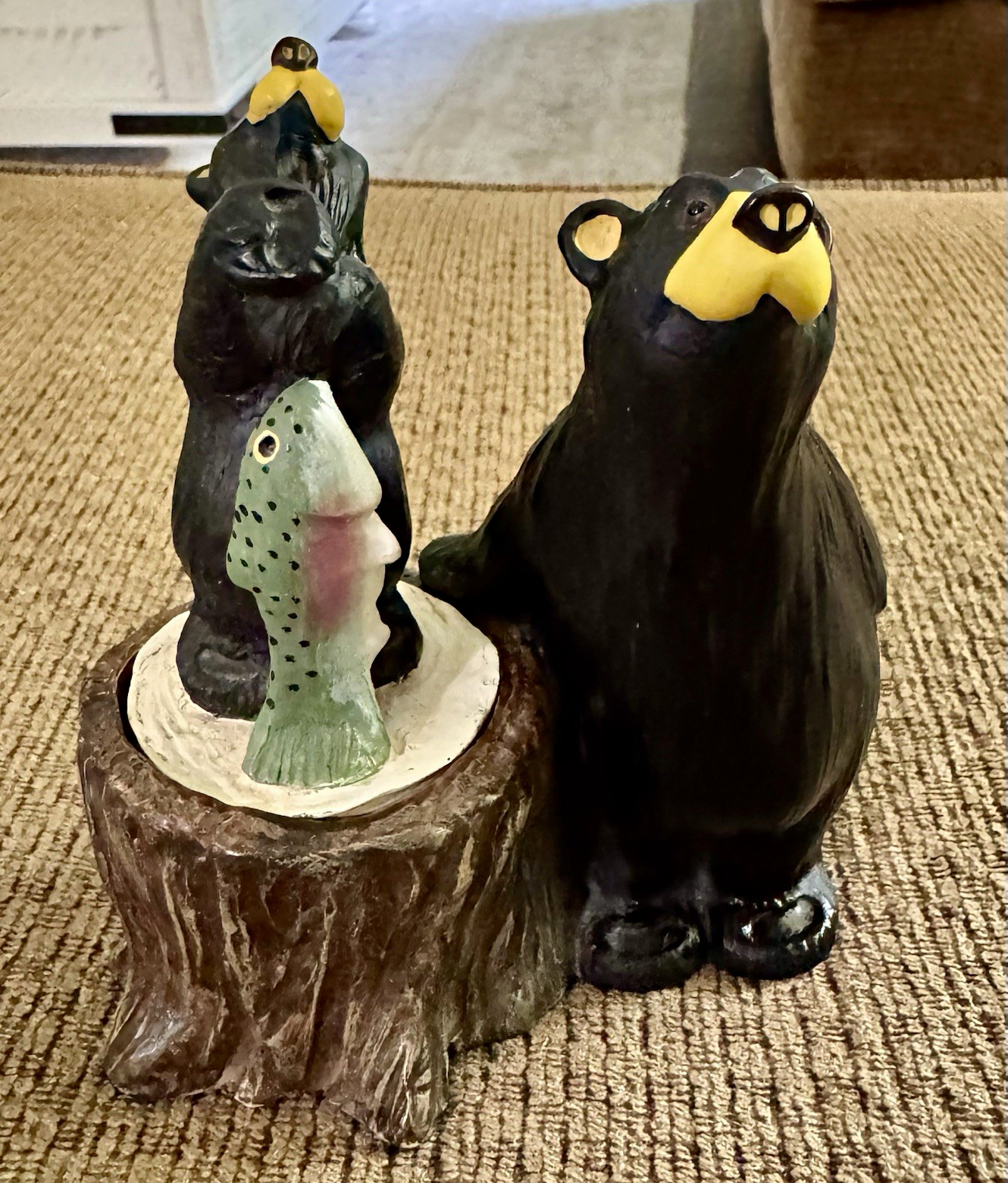 Big Sky Carvers Kritter Hollows Bear Figurine Tree Stump Holder Resin Painted