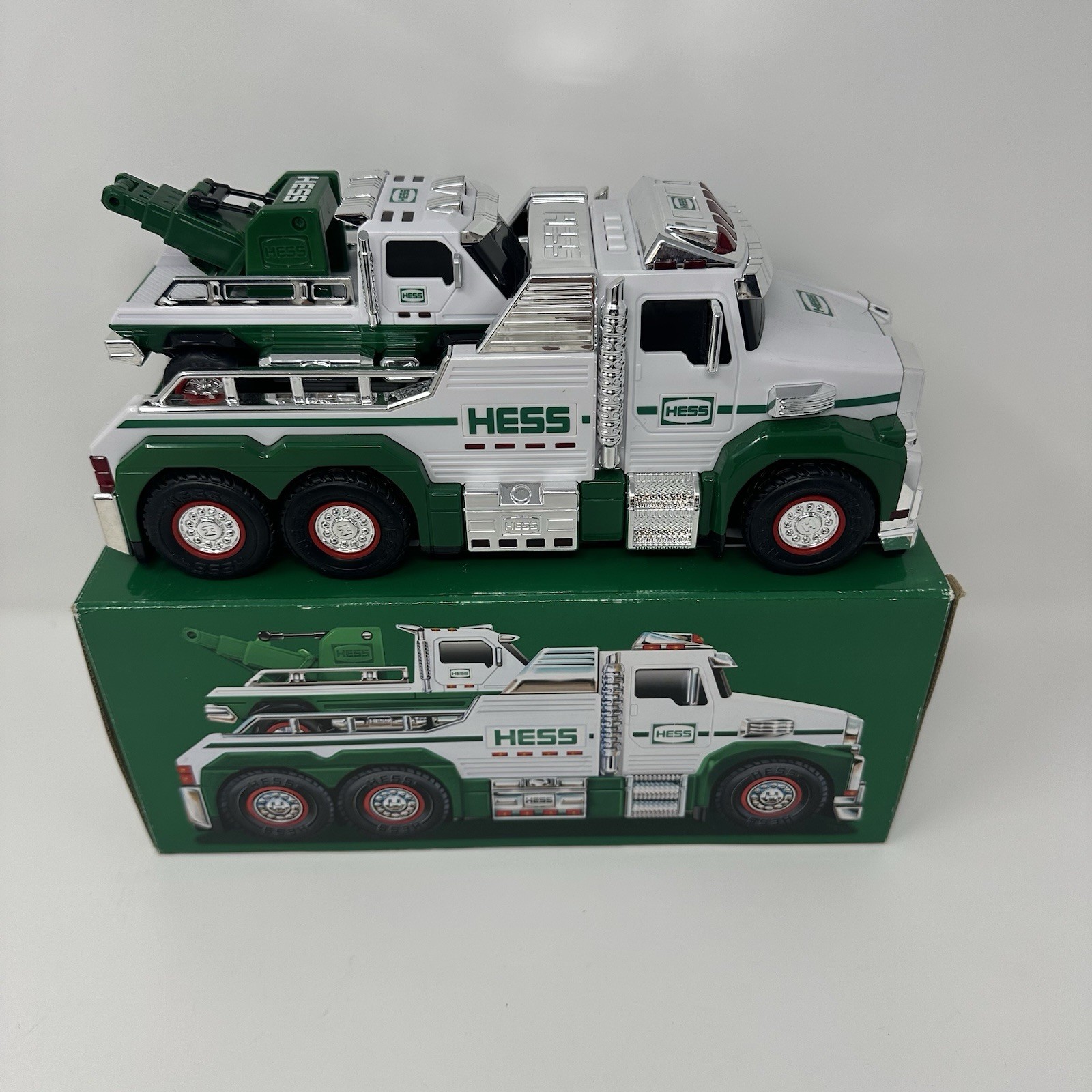 2019 Hess Tow Truck and Rescue Team - Includes Original Box Tested Works Great