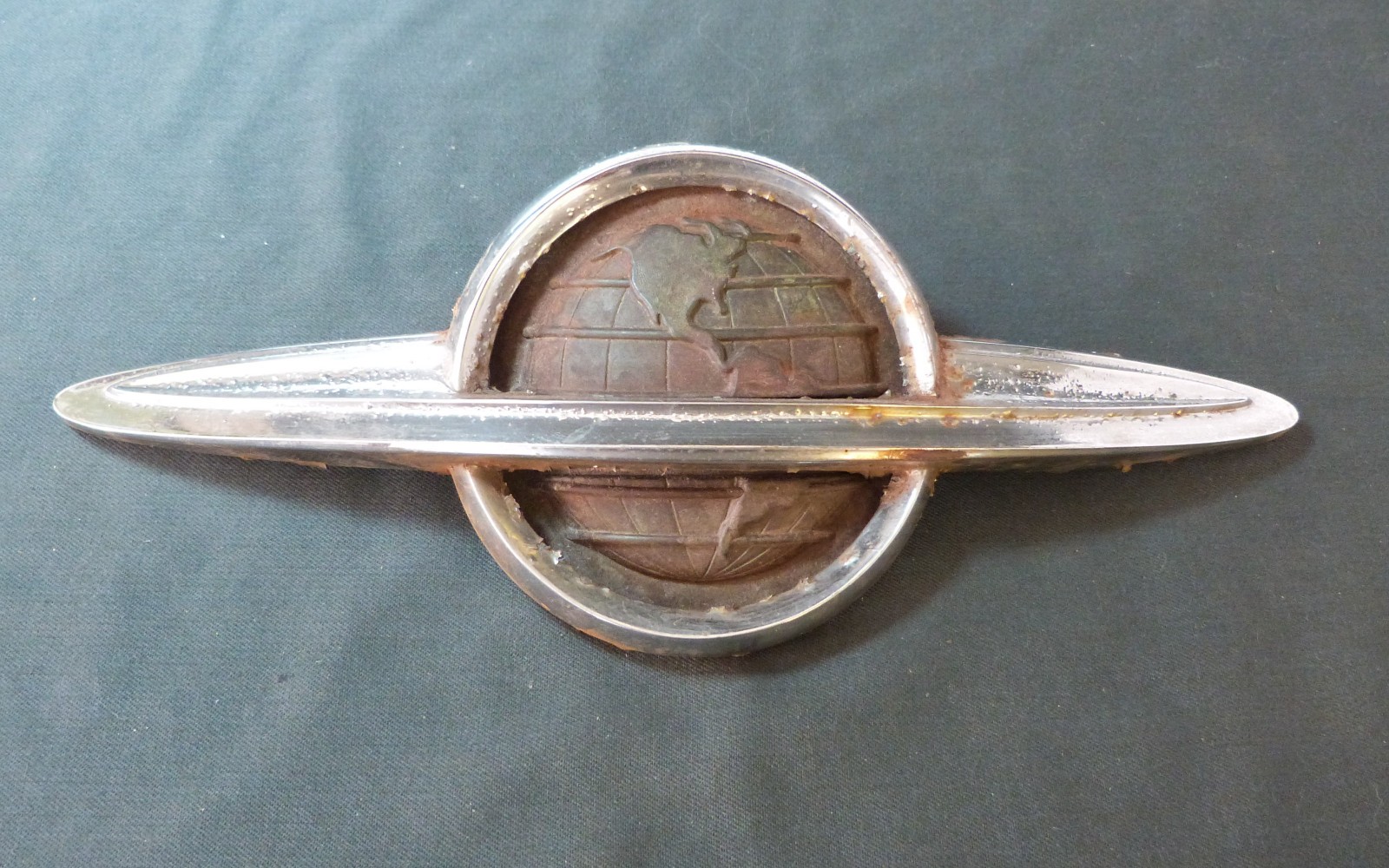 vintage 1949 1950 1951 OLDSMOBILE Globe HOOD / TRUNK ORNAMENT Olds
