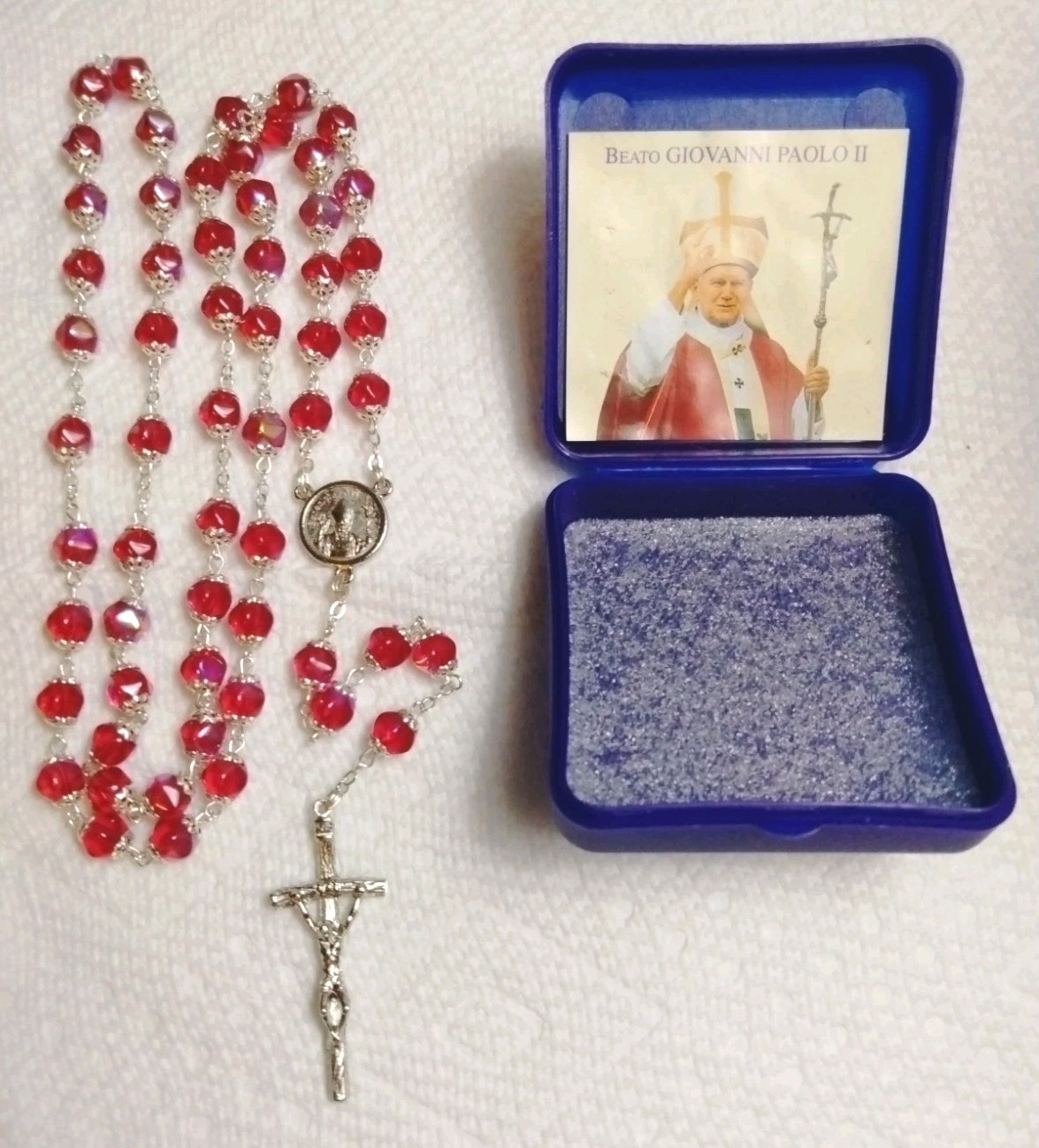 Pope Benedict Rosary Vaticano Case Ruby Red Silver Tone Filigree Beads MINT Pope Benedict Rosary Vaticano Case Ruby Red Silver Tone Filigree Beads MINT