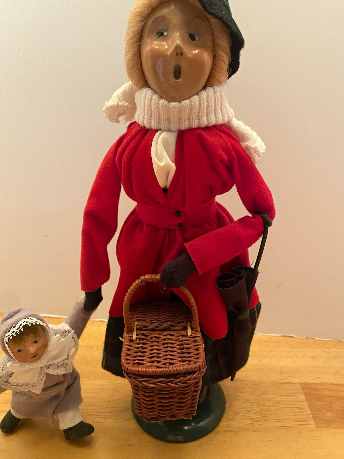 Byers' Choice Ltd The Carolers 1996 Mon / Nanny with Child Set of 2, Fabric/Wood