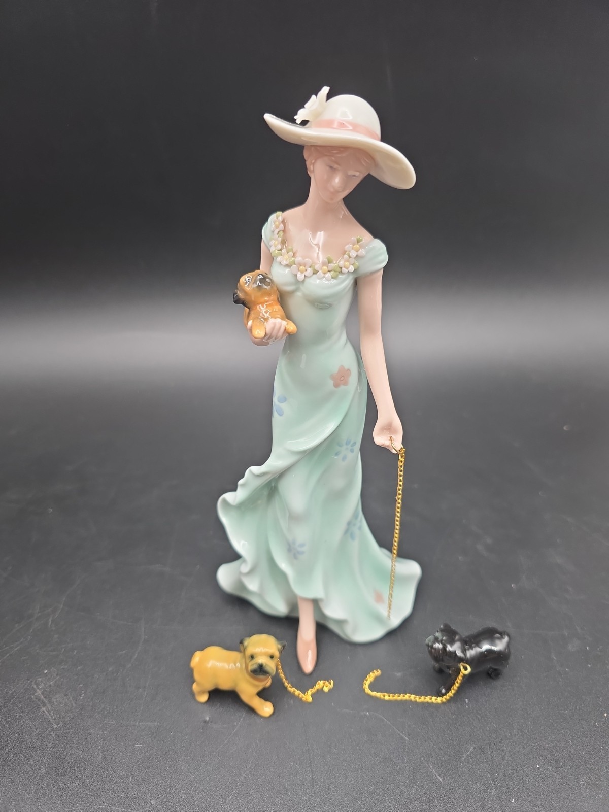 Rare Danbury Mint Springtime Stroll Woman Figurine Figure W/ Pugs Dogs Rare Danbury Mint Springtime Stroll Woman Figurine Figure W/ Pugs Dogs