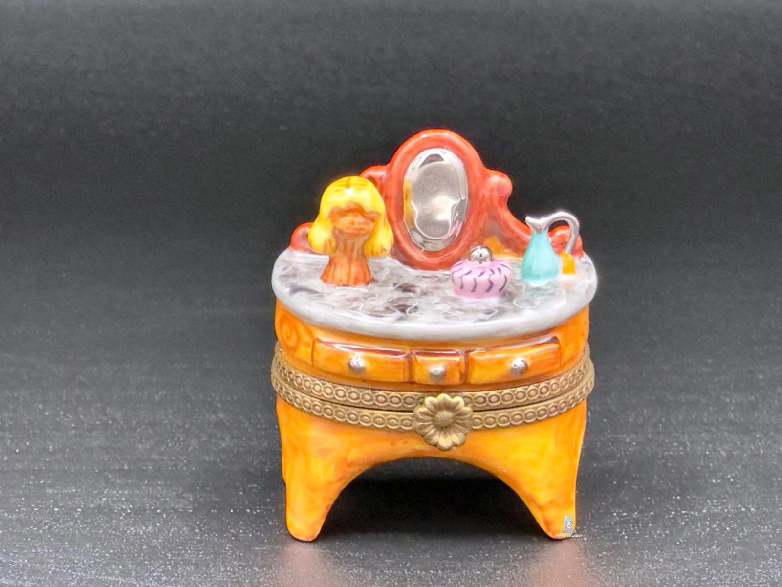Rare Limoges France Vanity Table Trinket Box Peint Main Hand Painted Signed Rare Limoges France Vanity Table Trinket Box Peint Main Hand Painted Signed