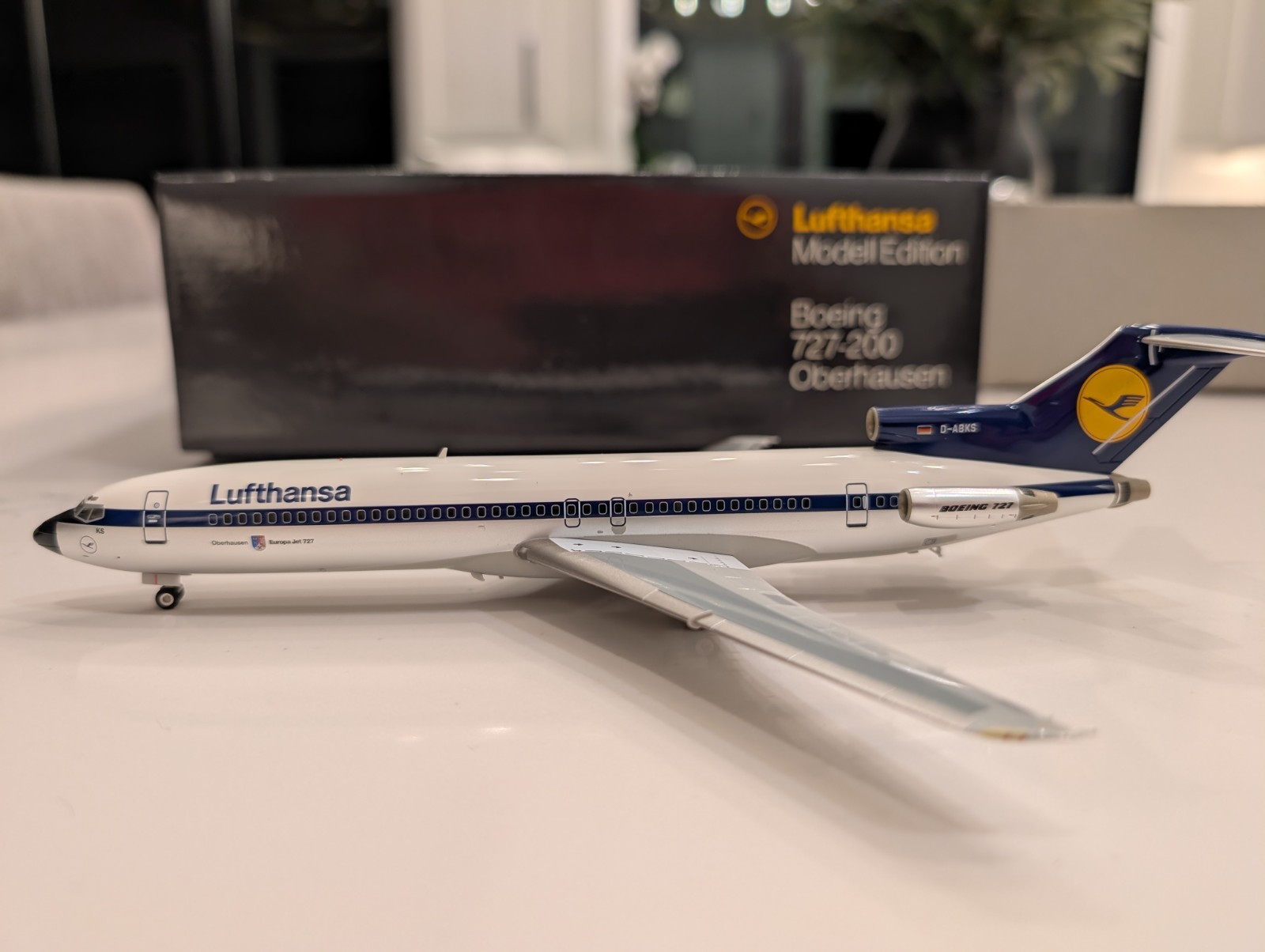 Herpa Premium Lufthansa Edition 727-200 Oberhausen 1/200 scale model mint in box Herpa Premium Lufthansa Edition 727-200 Oberhausen 1/200 scale model mint in box